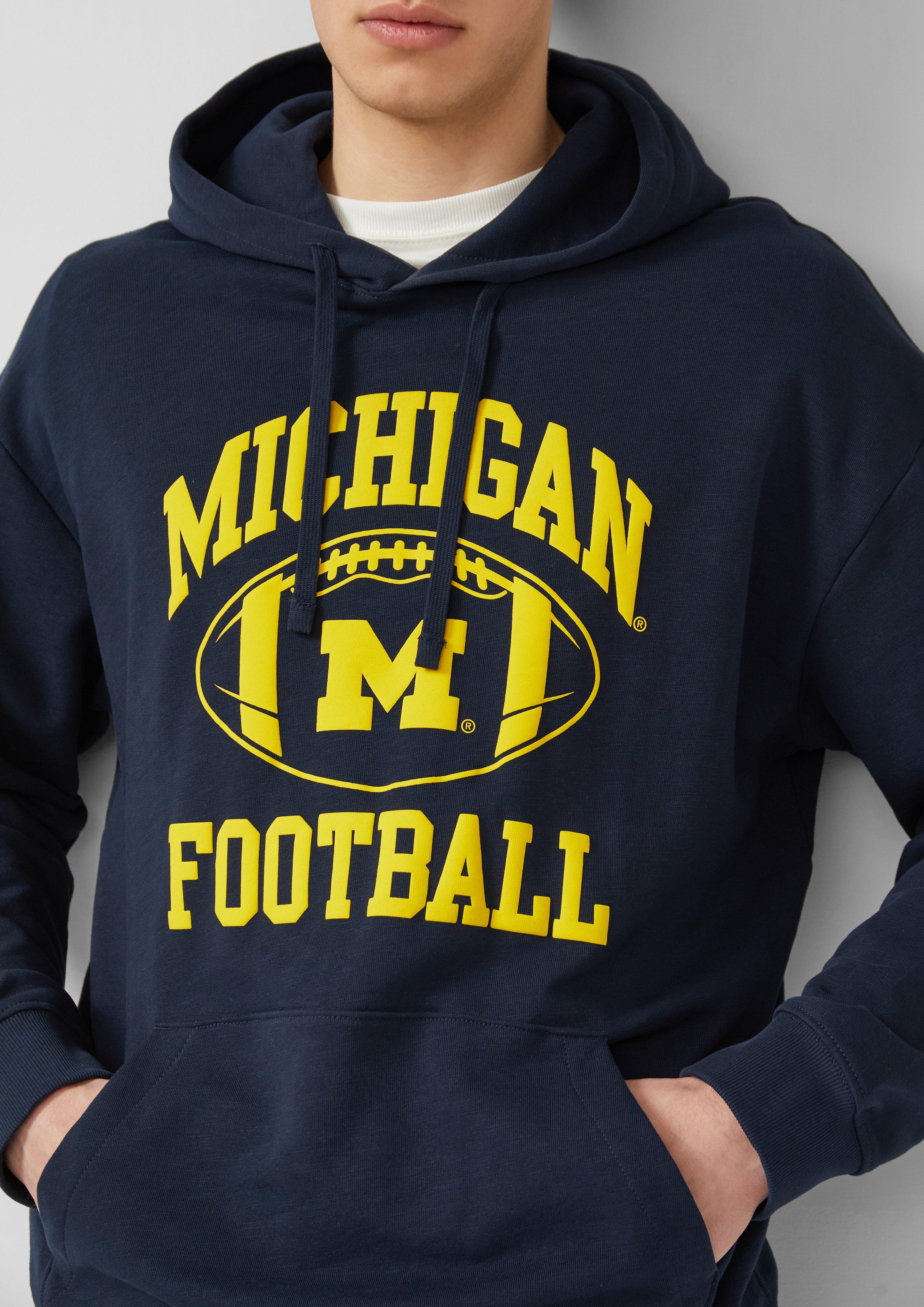 Kapuzen-Sweatshirt im Modern Fit mit College-Artwork