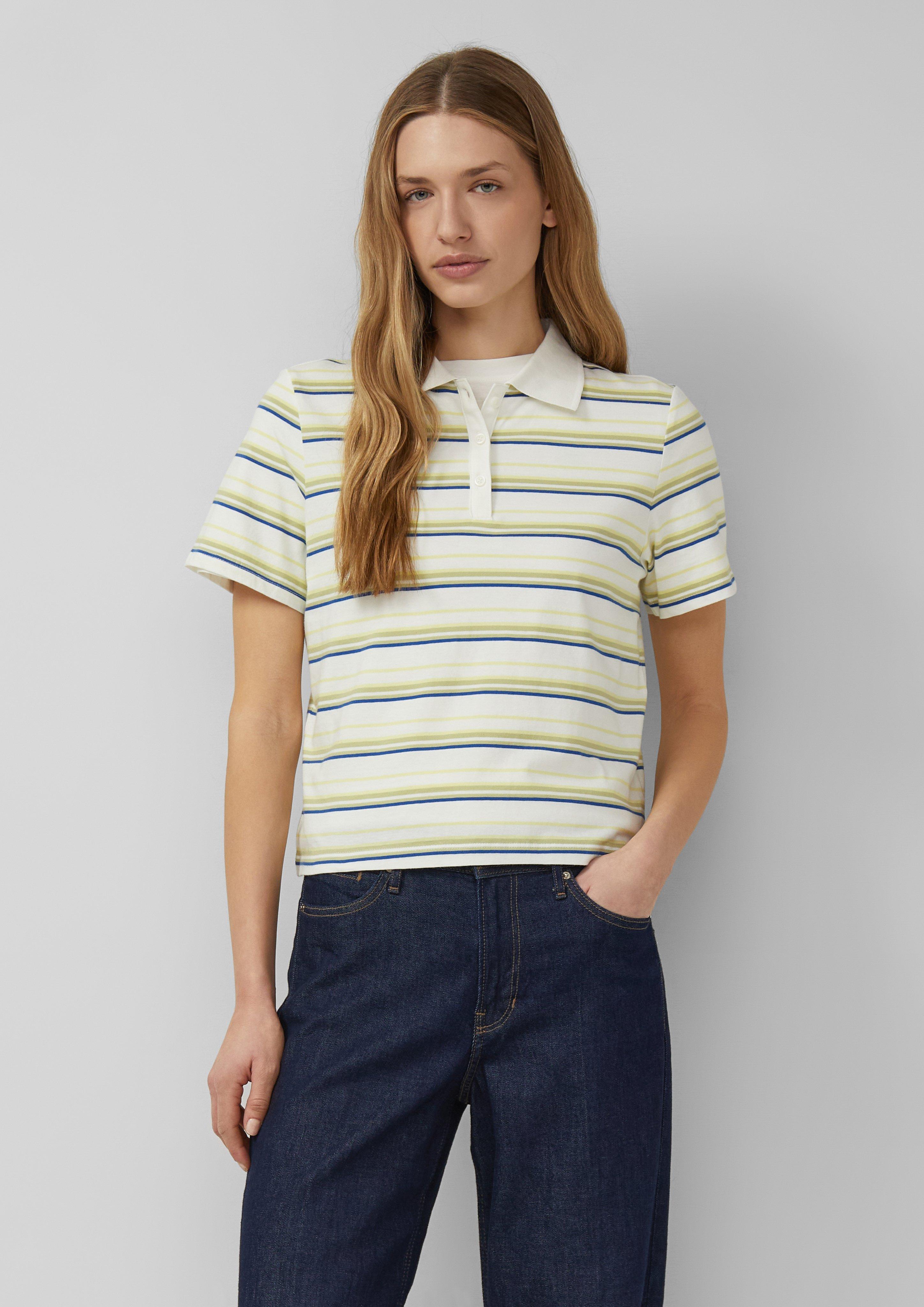 tričko s límečkem in 