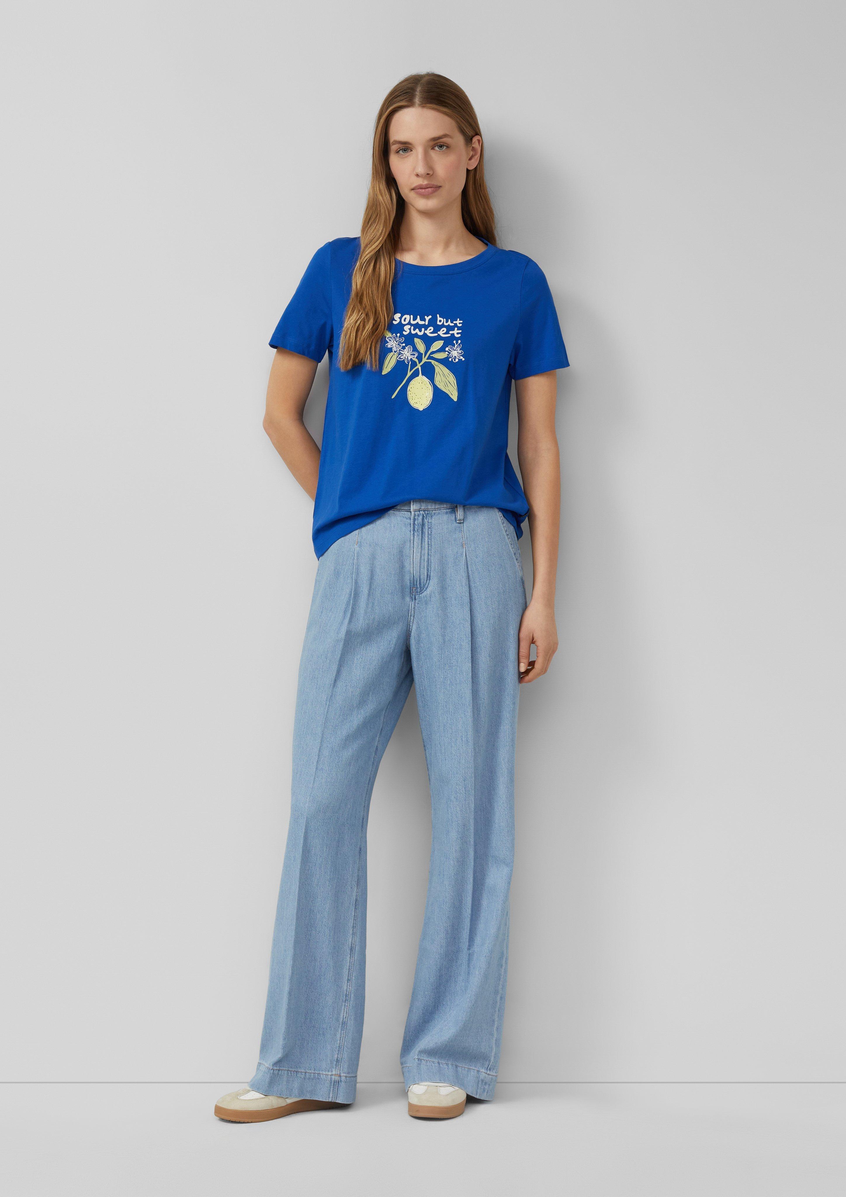 Koszulka w kolorze 56D1, 01D1, 01D0, 71D0, 51D1 & 79D0