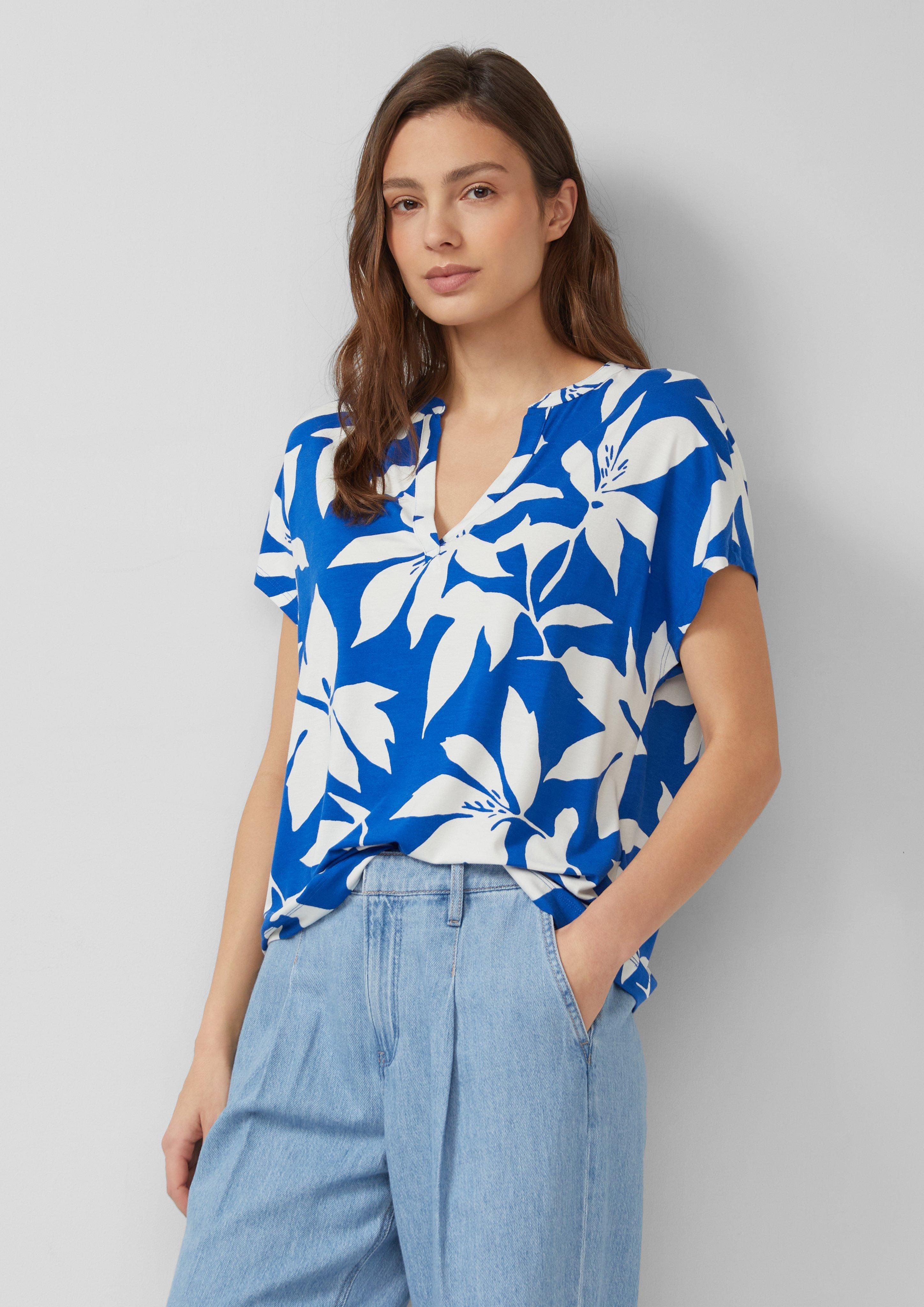 T-Shirt in 56A2, 79A2 & 56B0