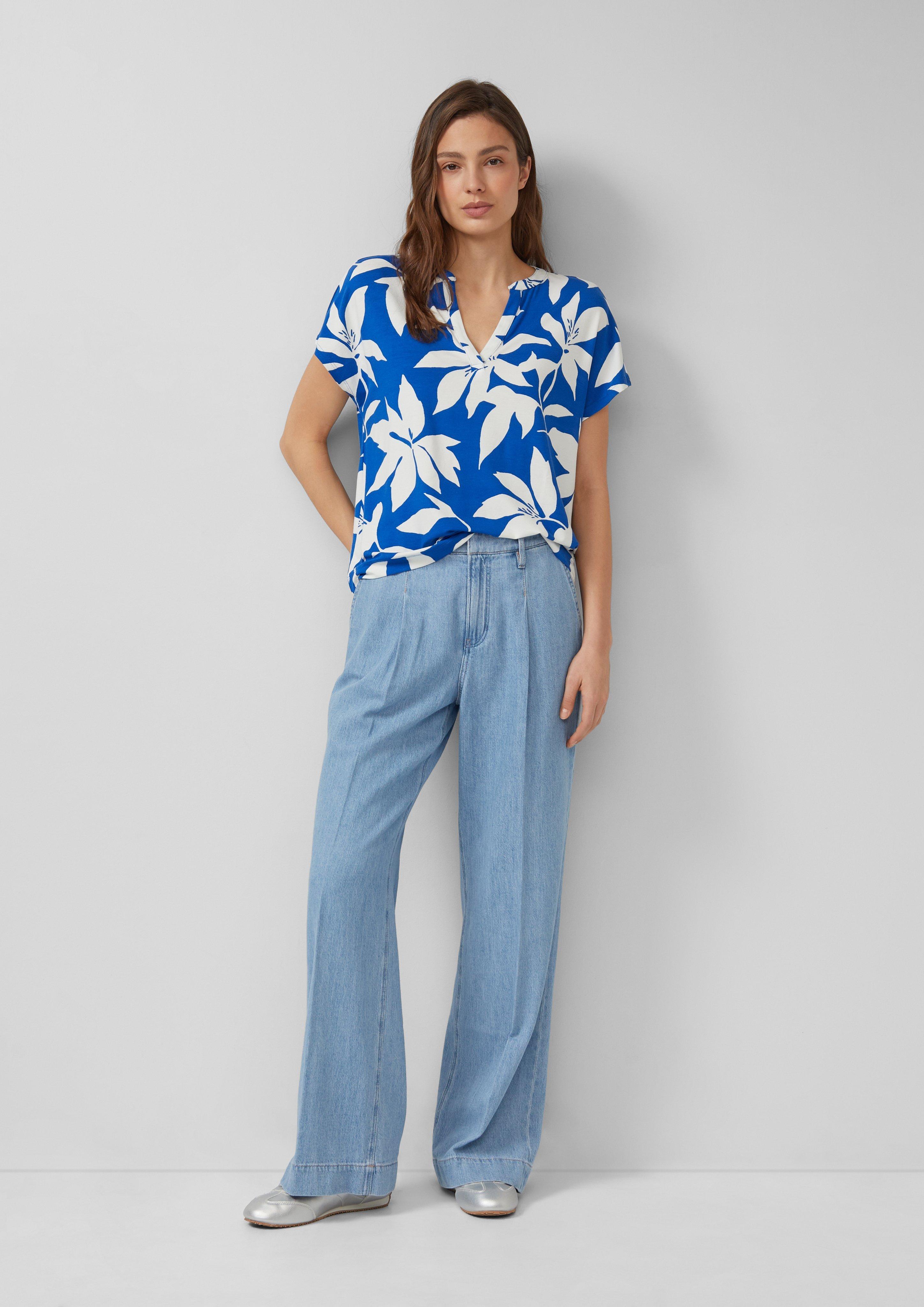 T-Shirt in 56A2, 79A2 & 56B0