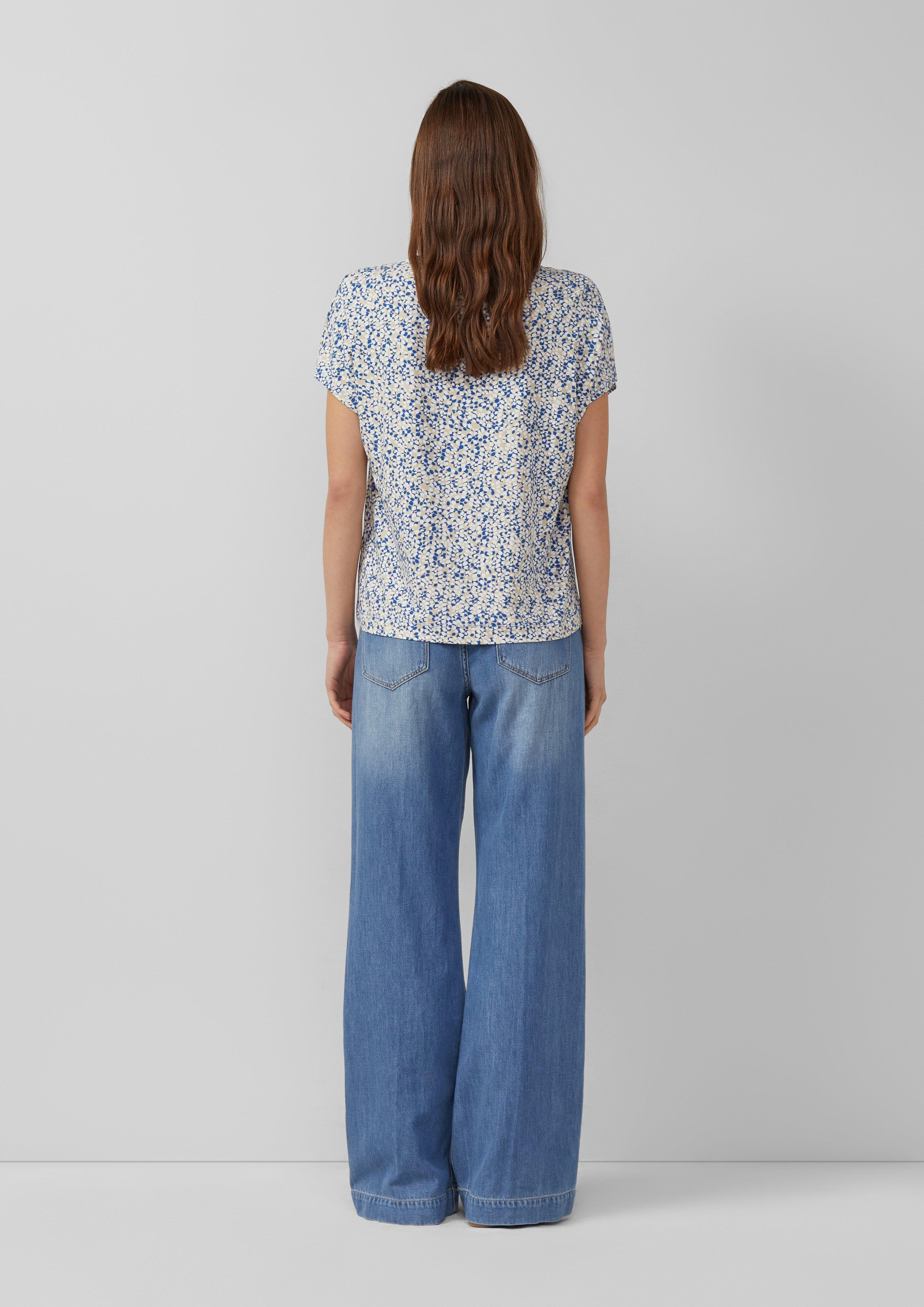 T-Shirt in 56B0, 79A2 & 56A2