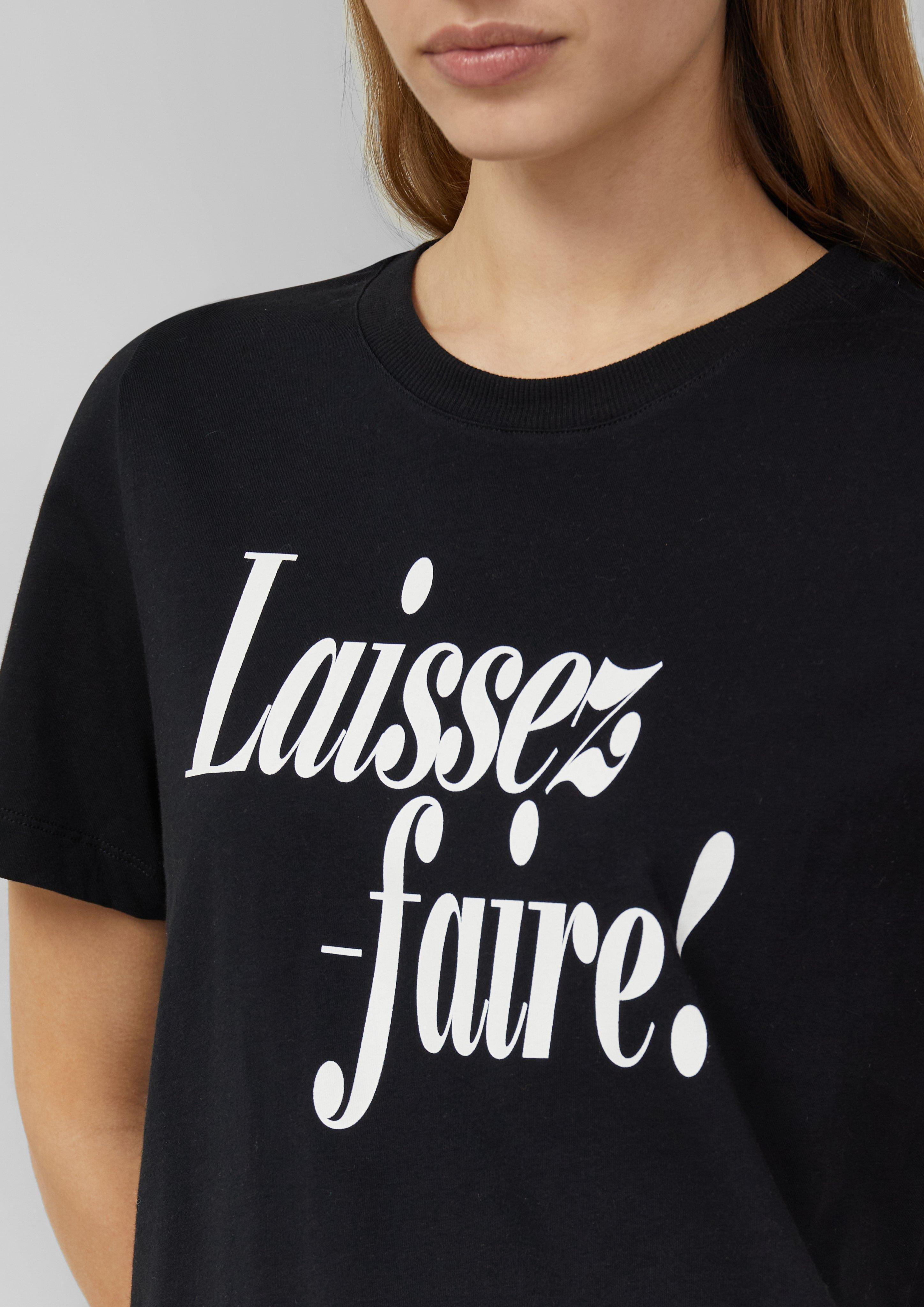 Koszulka w kolorze 99D0, 56D0, 51D1 & 01D1