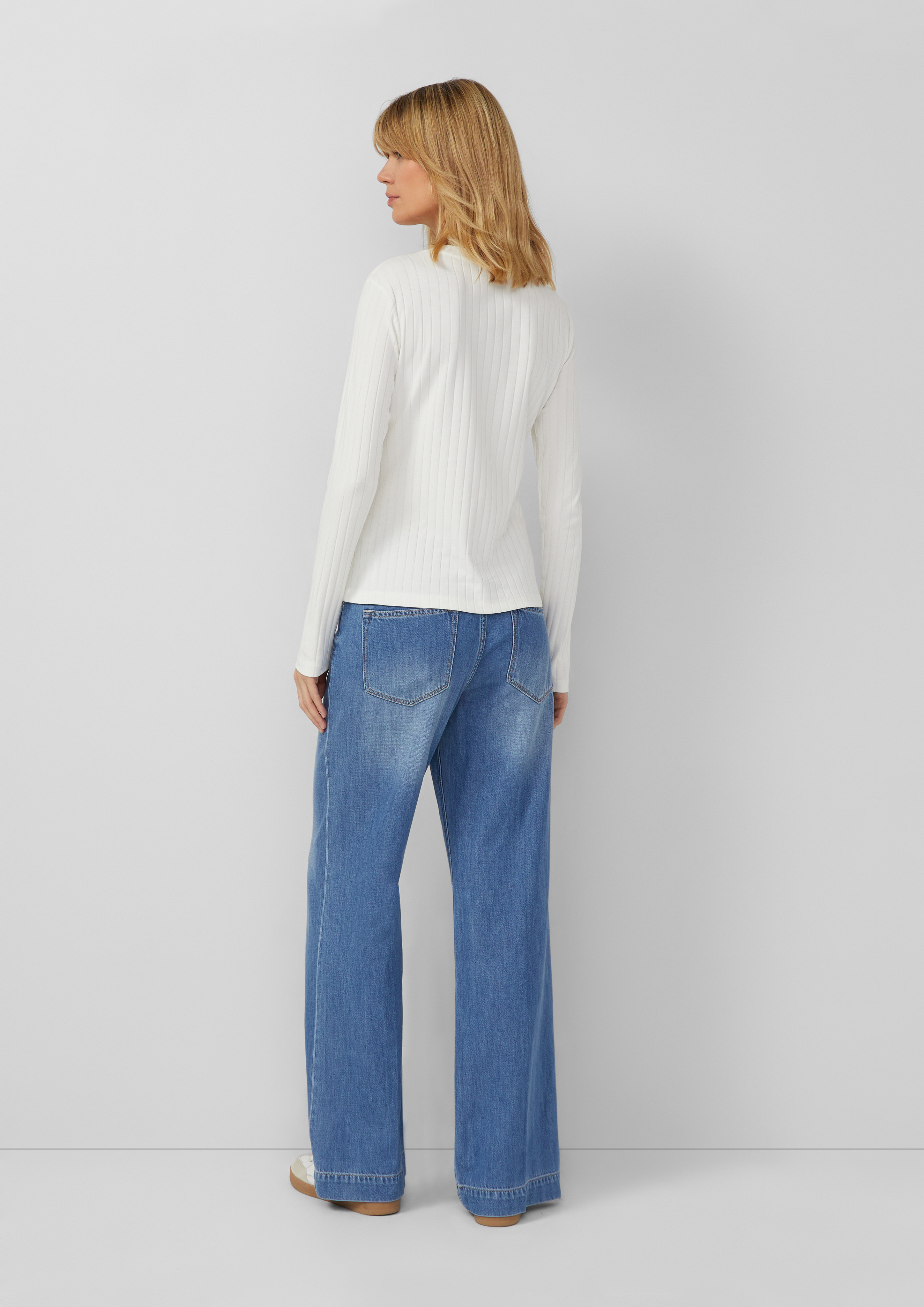 T-shirt in 0210, 41G9, 9999, 99G9 & 88G9