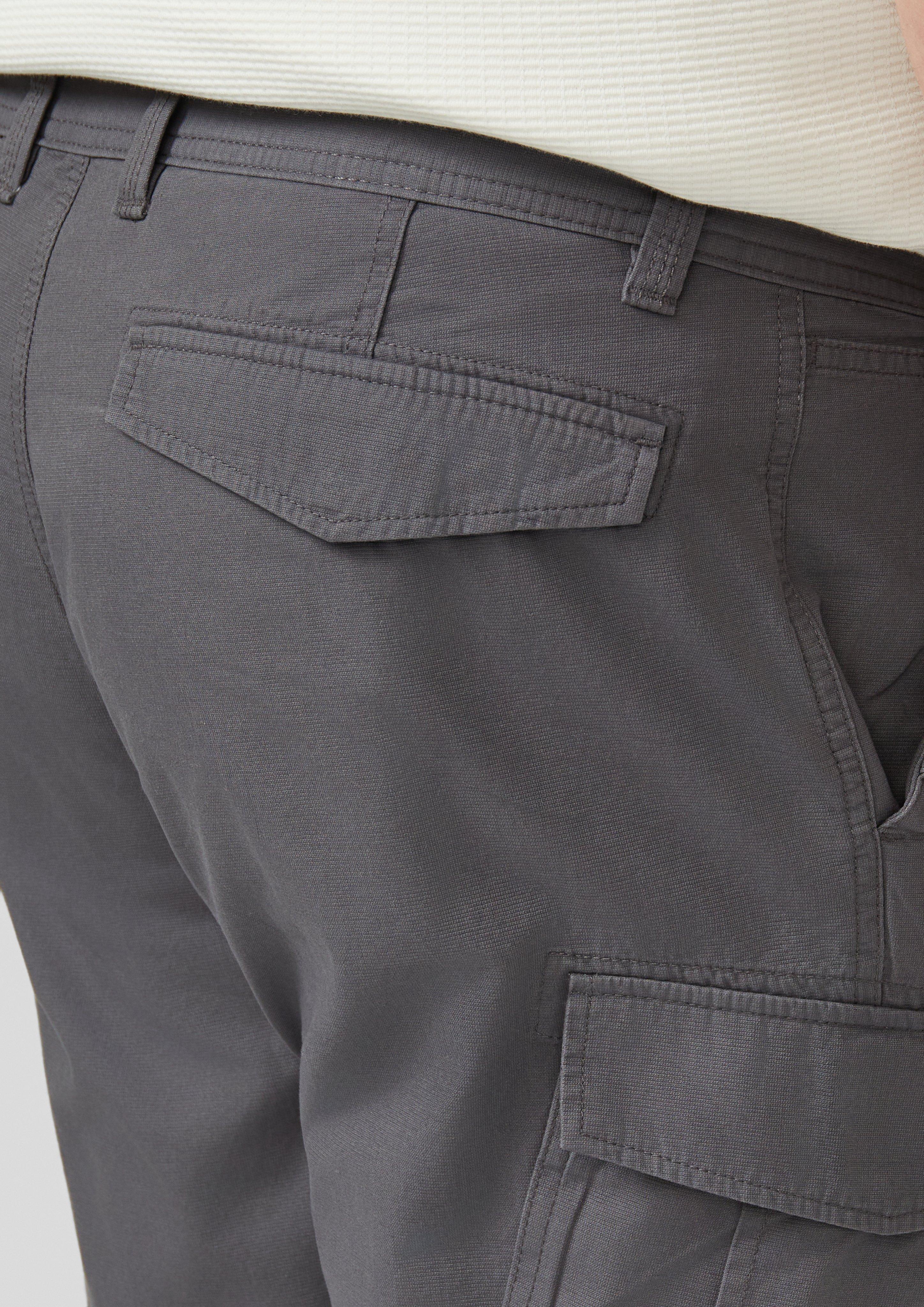 File: Cargo-Shorts mit Logo-Details
