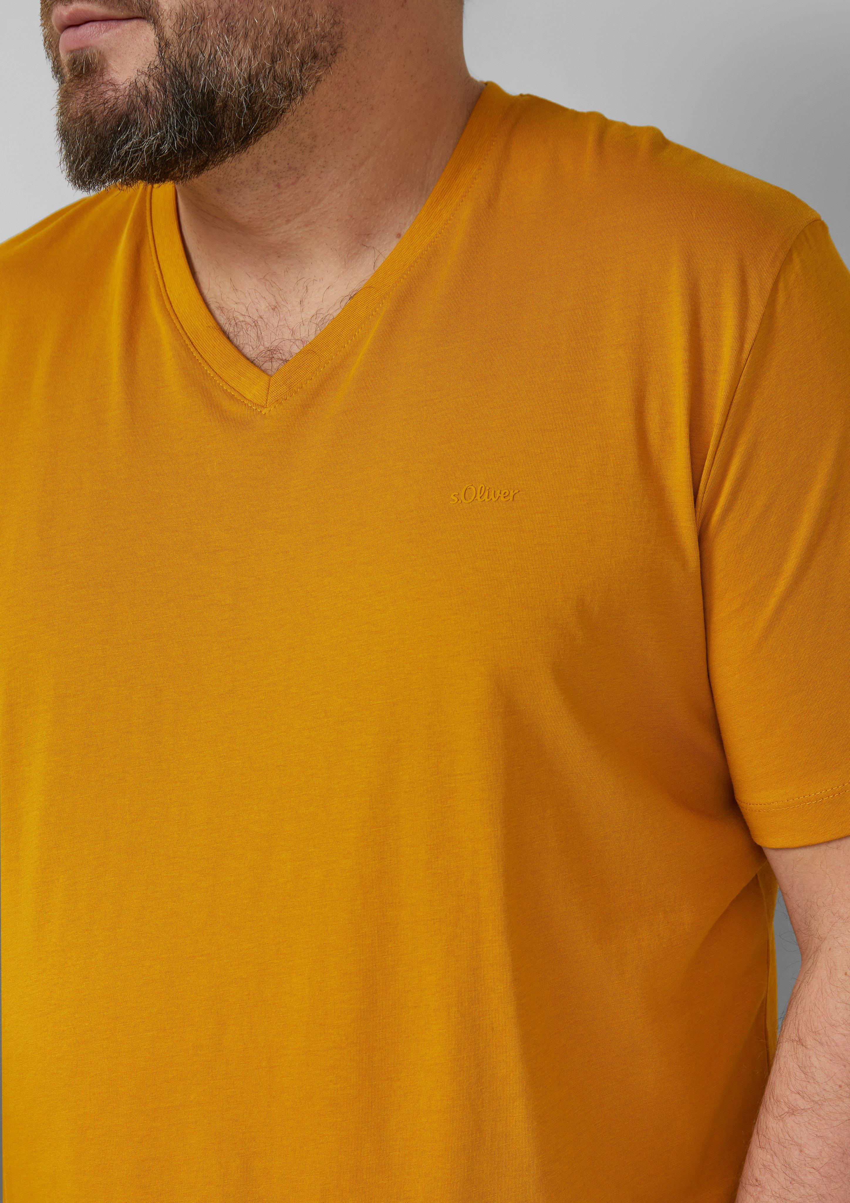 T-shirt in 1622, 5978, 6244, 7983, 9999 & 0100