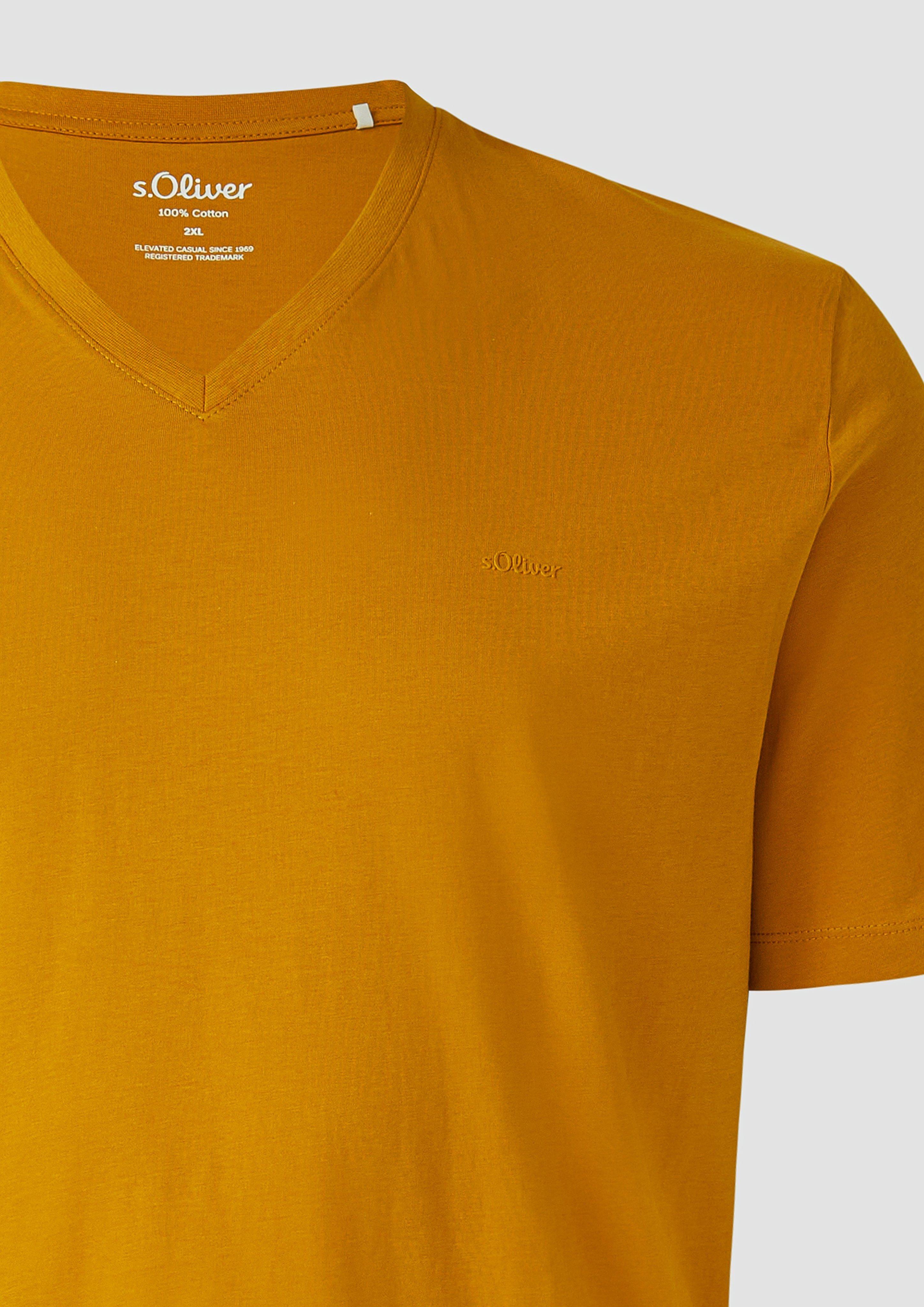 T-shirt in 1622, 5978, 6244, 7983, 9999 & 0100