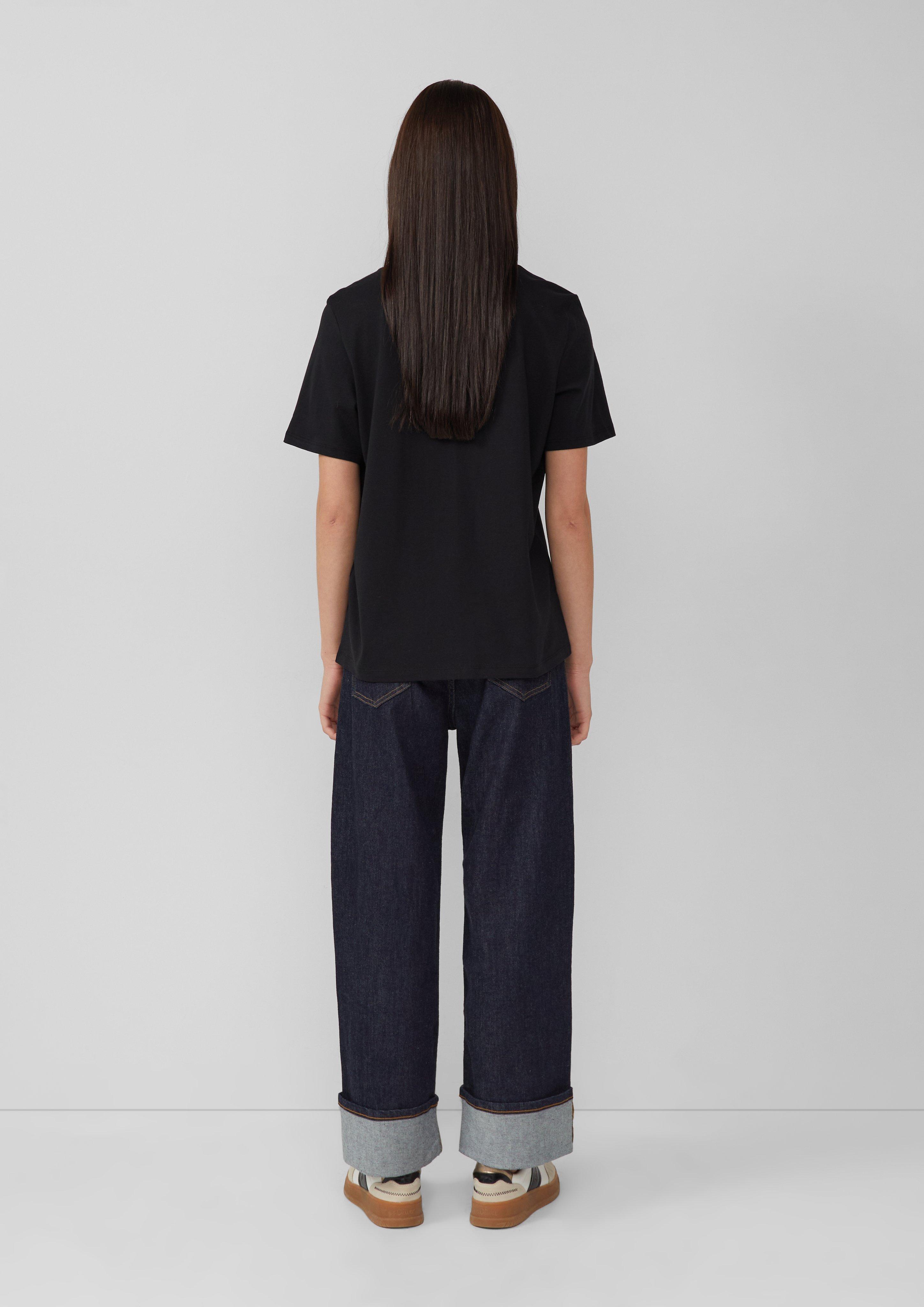 T-Shirt in 99D0, 01D2 & 01D1