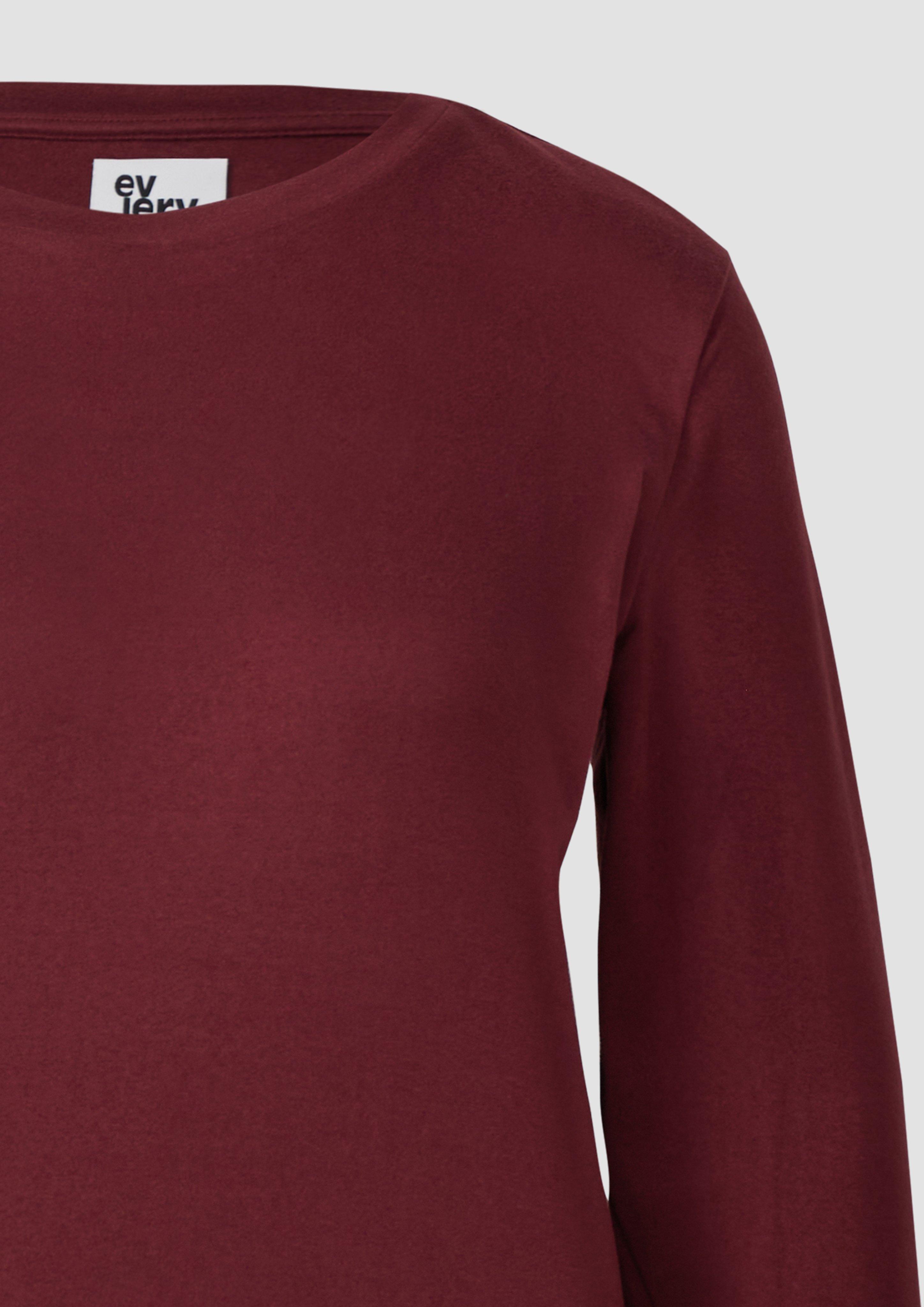 T-shirt in 3902, 9400, 9999, 7926 & 5959