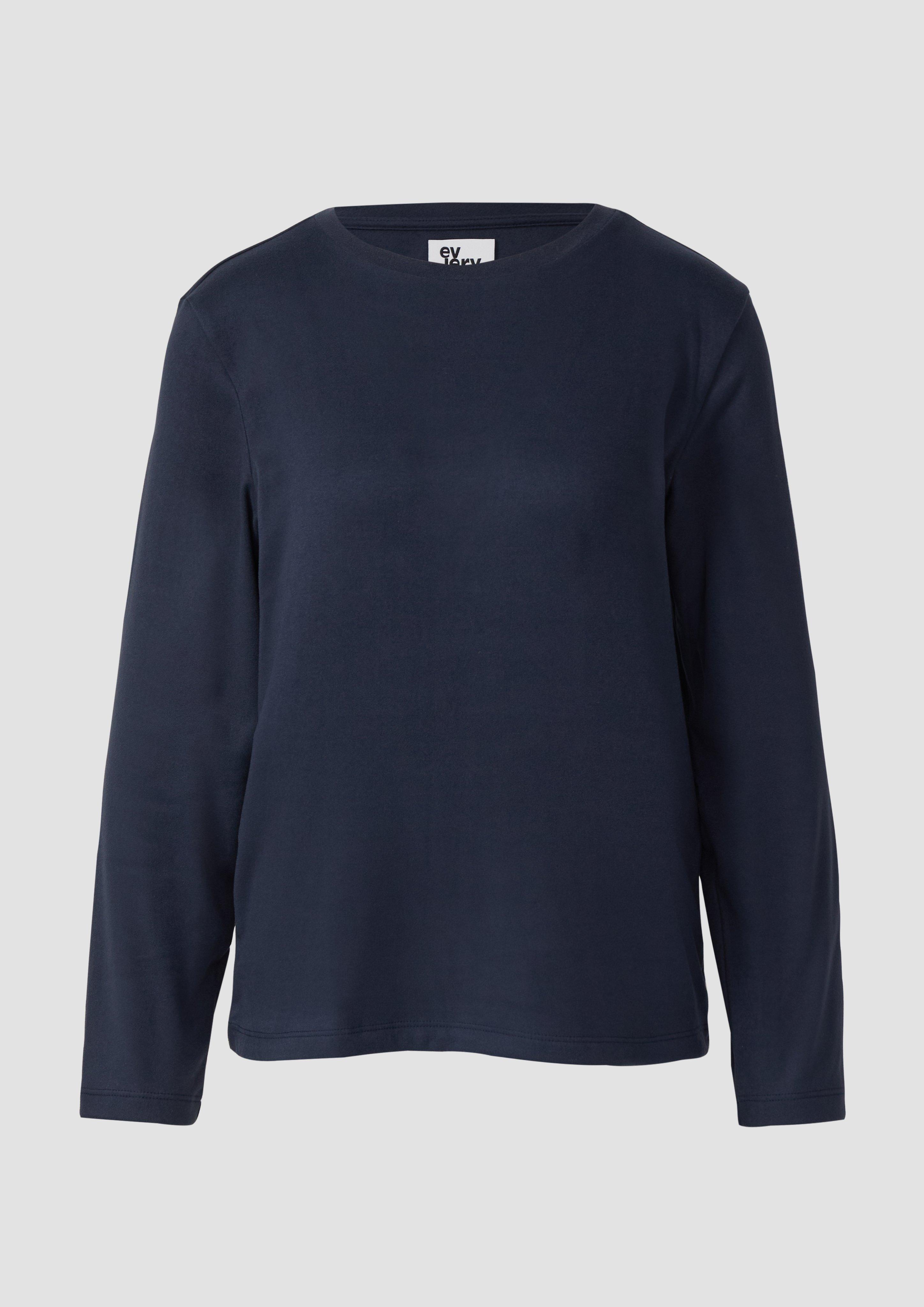 T-shirt in 5959, 3902, 9400 & 7926