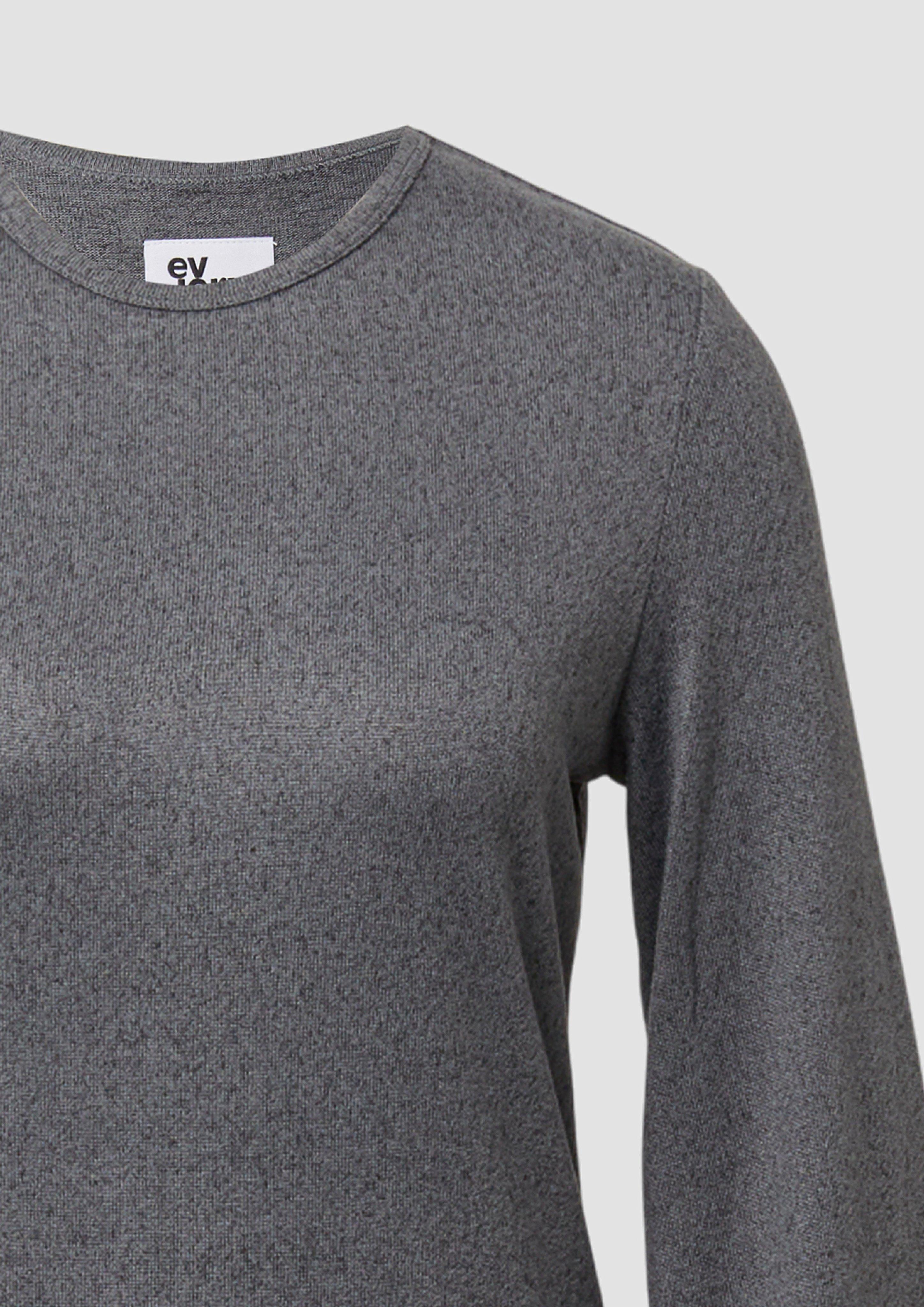 Robe in 97W3, 9999, 81W9 & 3902