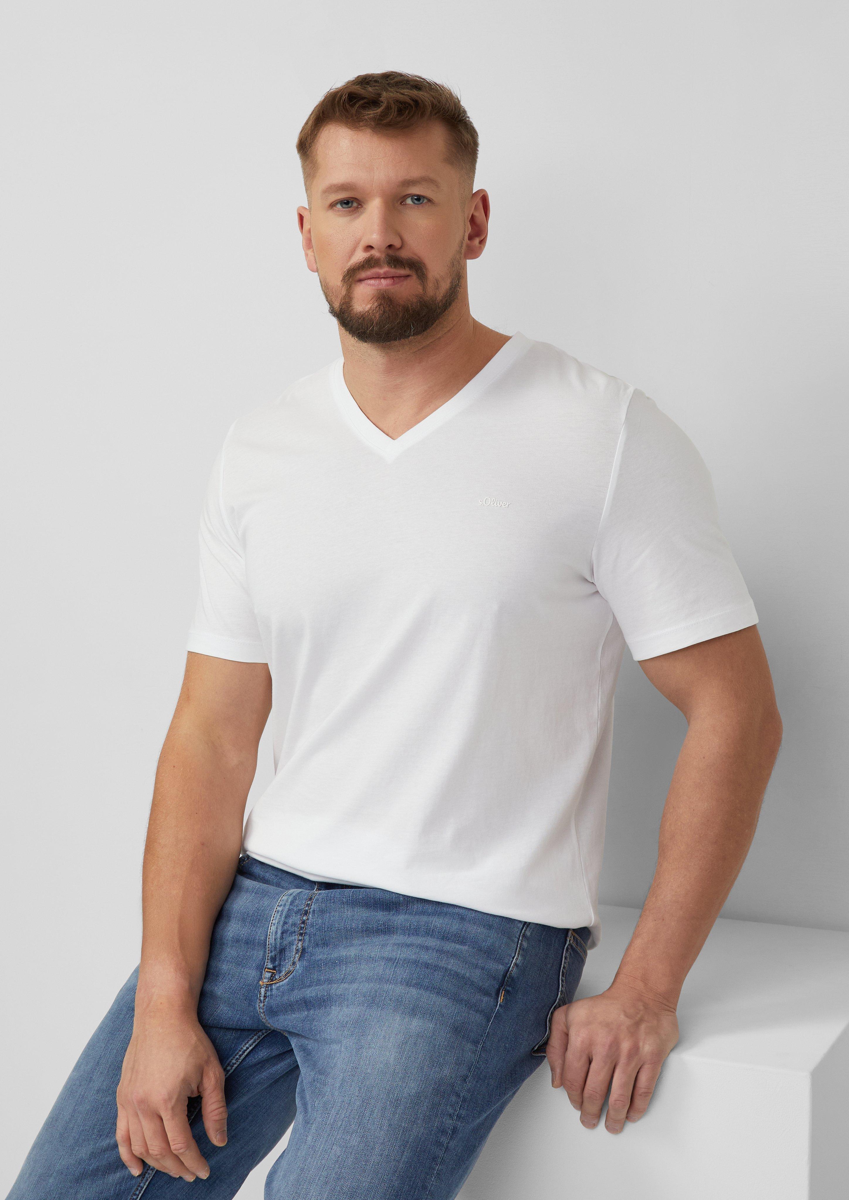 T-shirt in 0100, 7983, 6244, 9999 & 5978