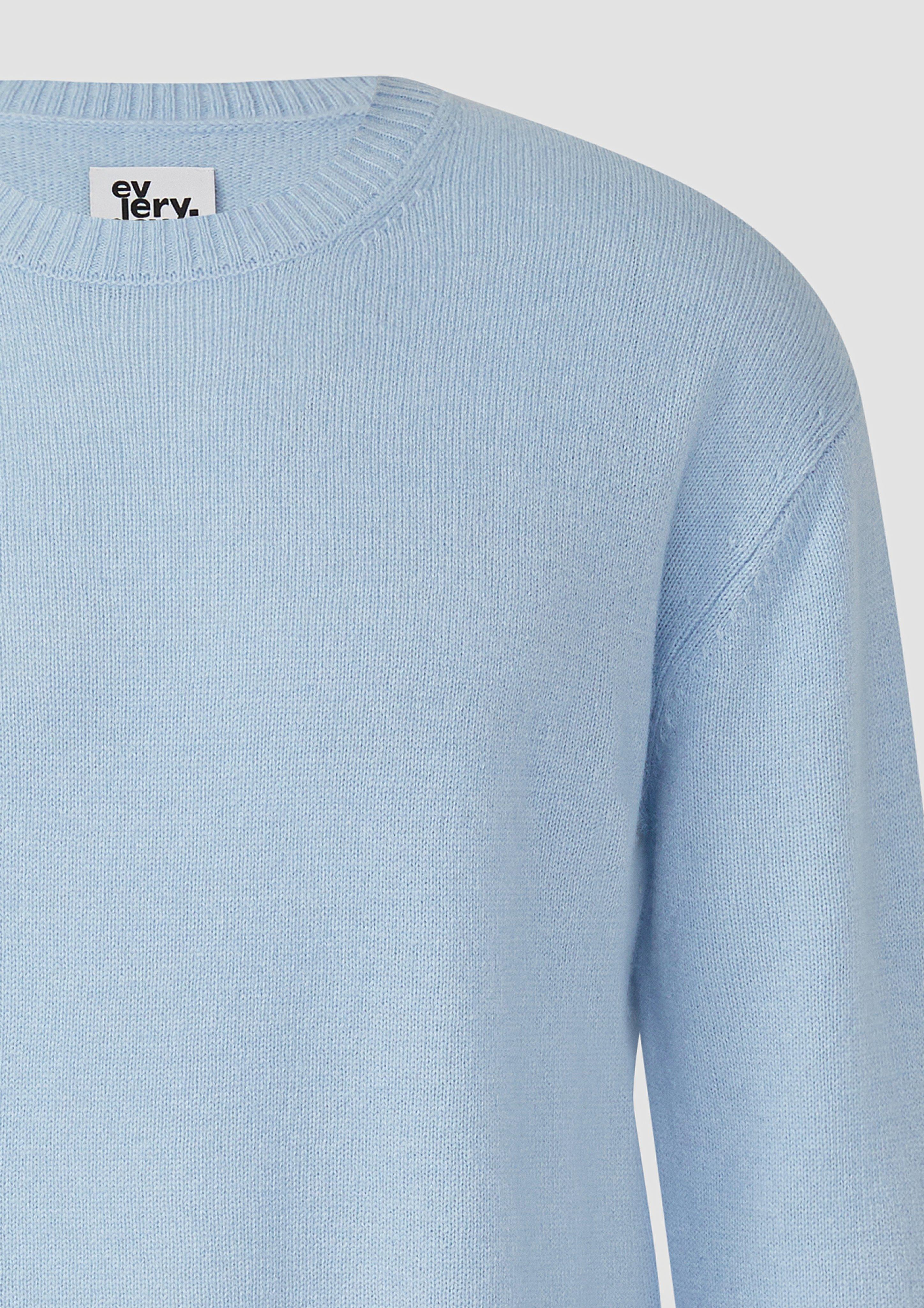 Pulover in 5007, 6720, 9999, 9898, 03W0, 7938, 5978 & 8949