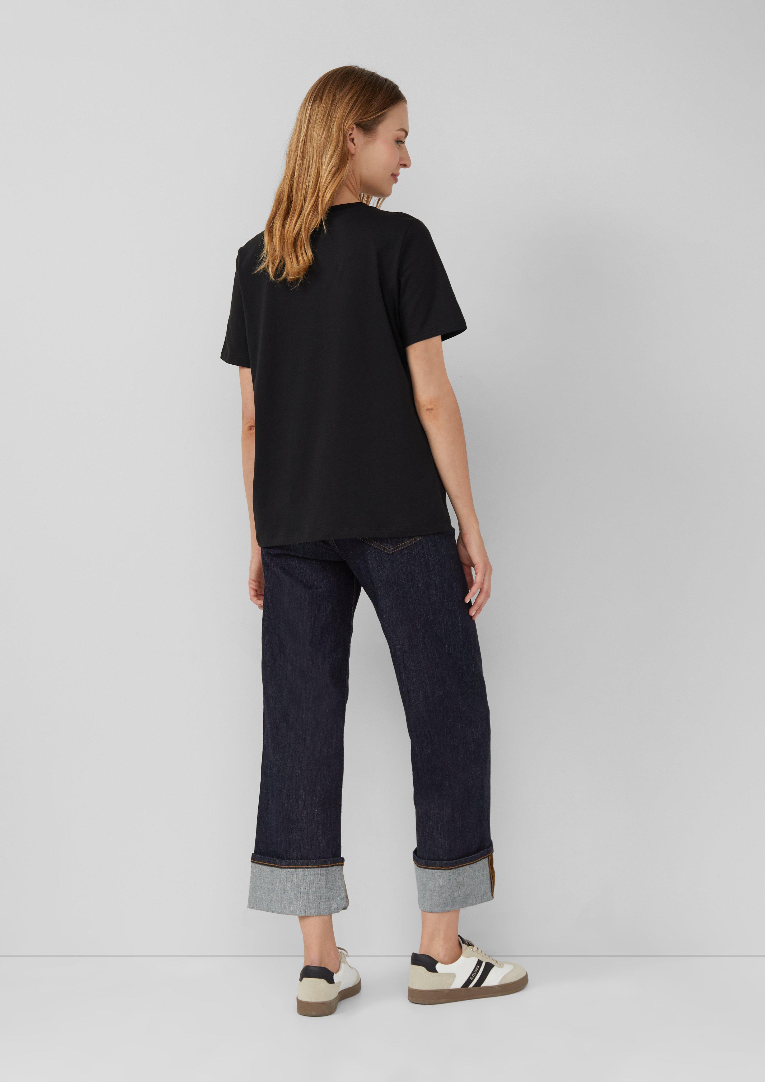 T-Shirt in 99D2 & 01D0