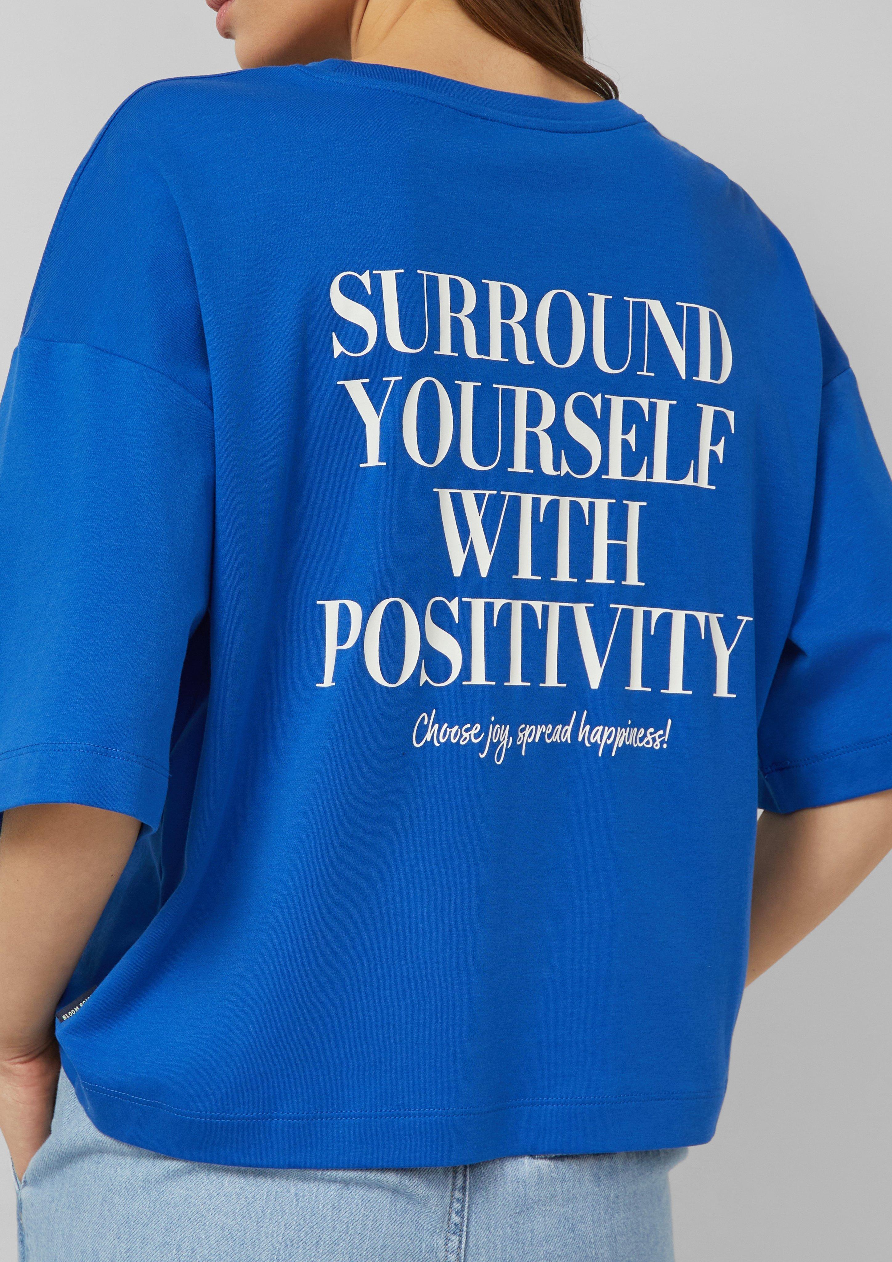 Koszulka w kolorze 56D0, 79D0, 51D1 & 01D1