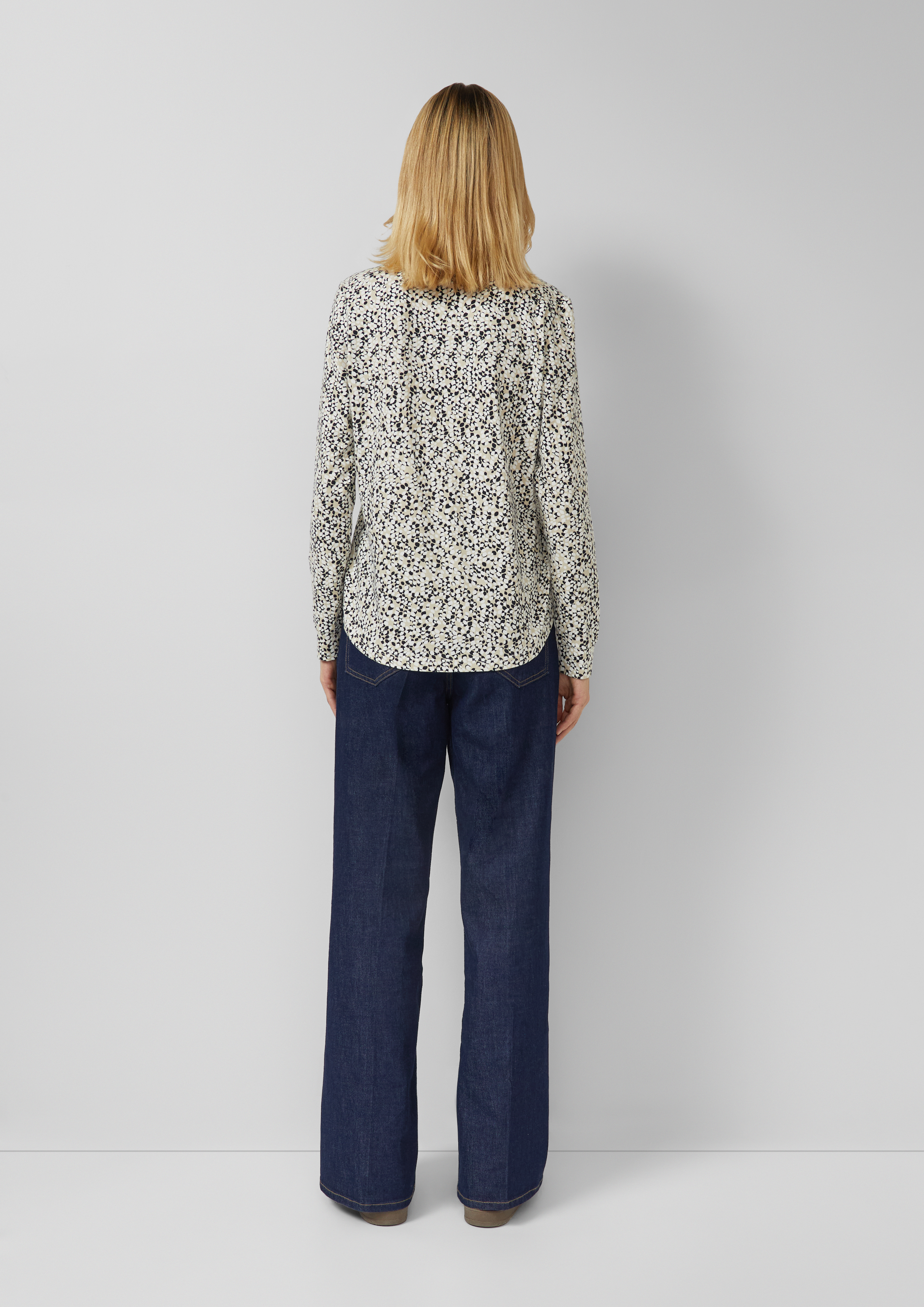 T-shirt in 99B0 & 59A0