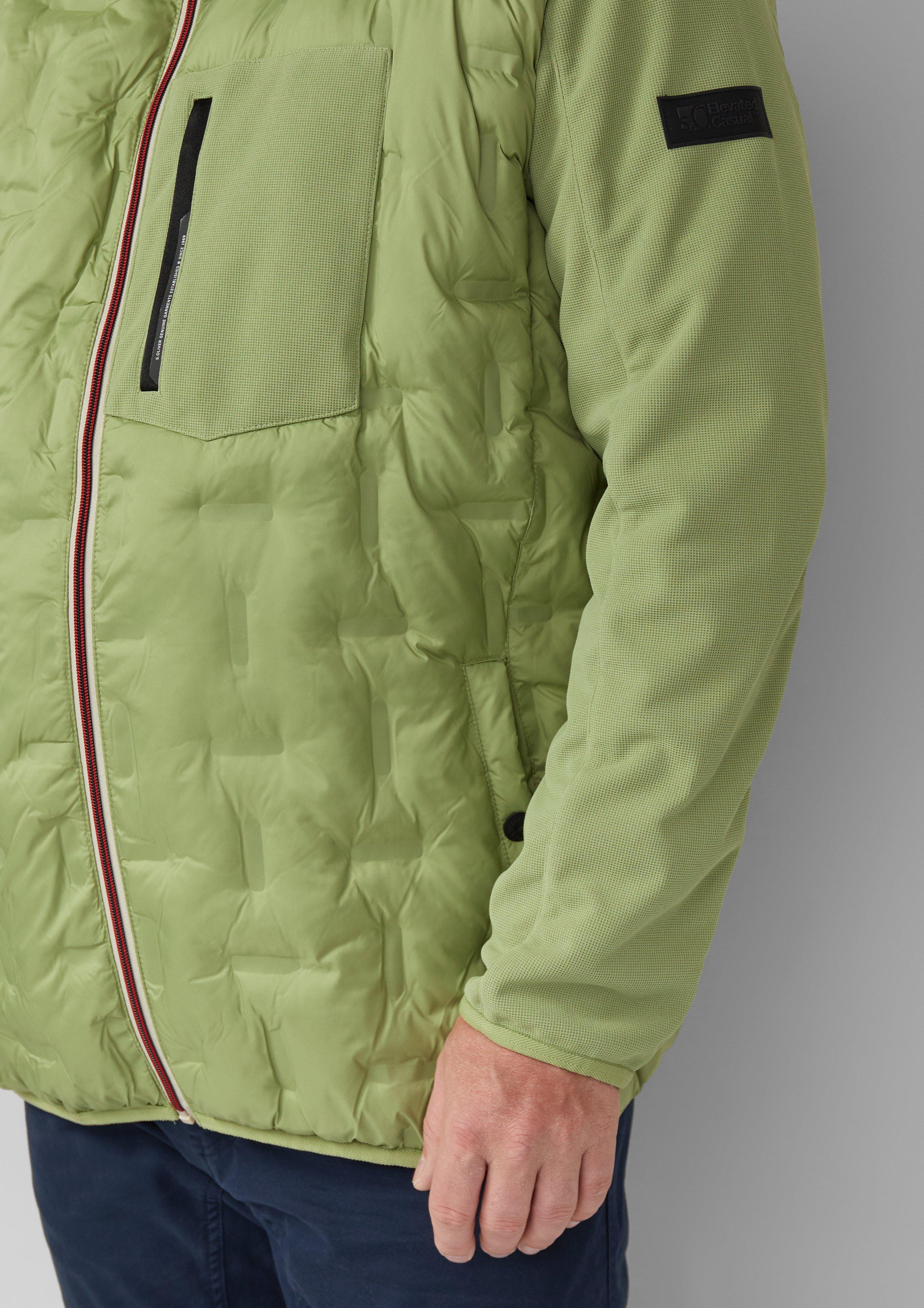 Leicht wattierte Jacke im Fabricmix mit sportiven Details
