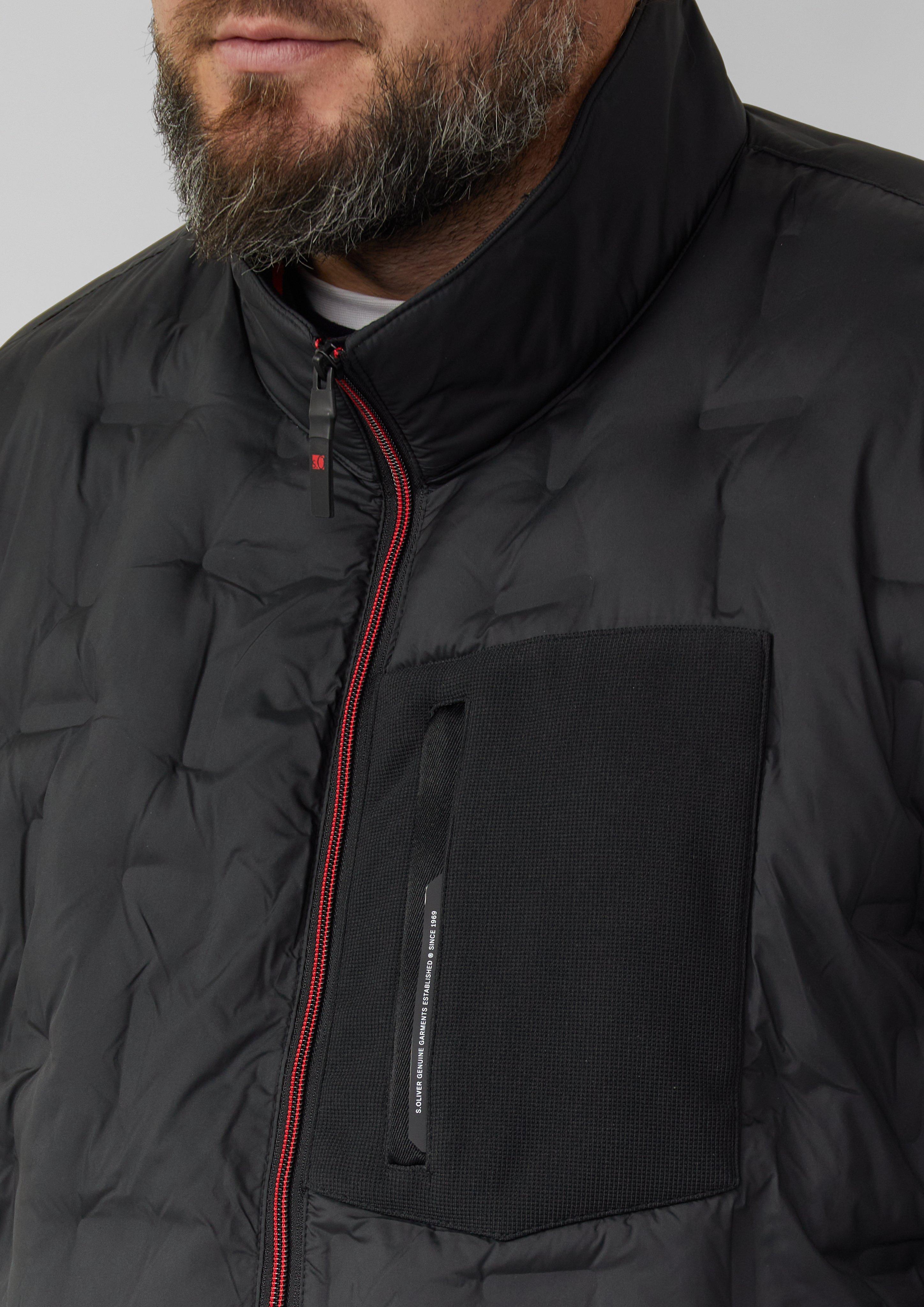 Leicht wattierte Jacke im Fabricmix mit sportiven Details