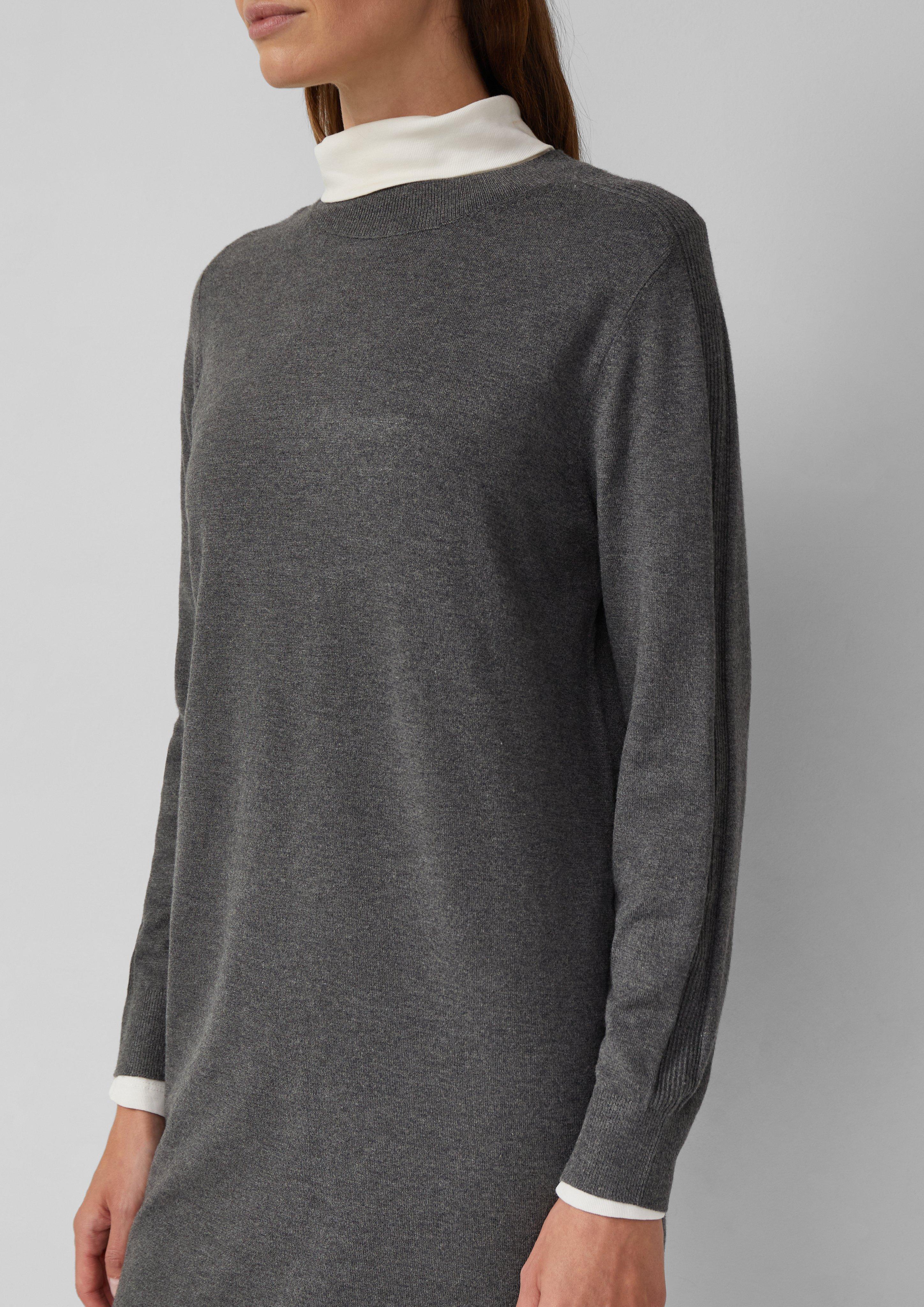 Robe in 97W3, 9999, 8945 & 3902