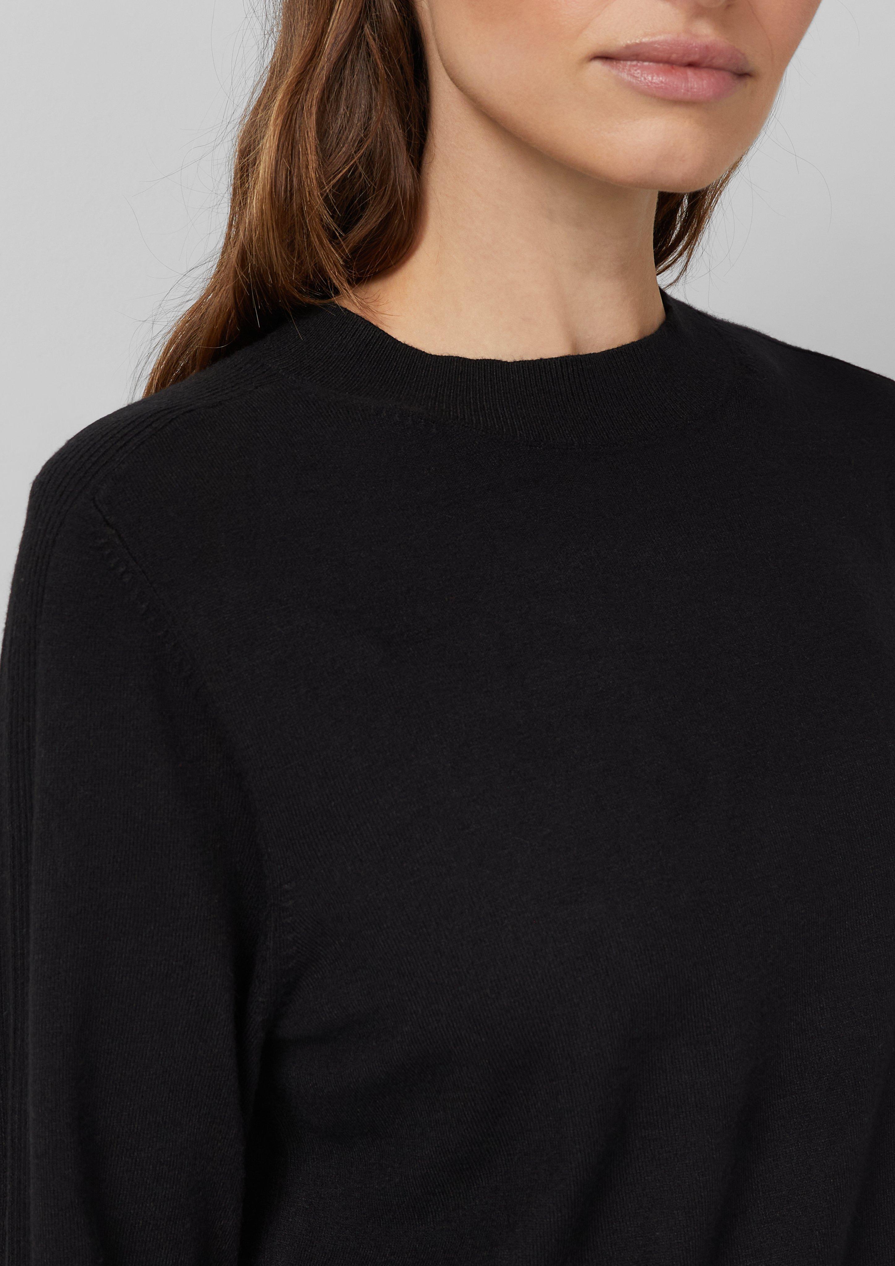 Robe in 9999, 8945, 3902 & 97W3