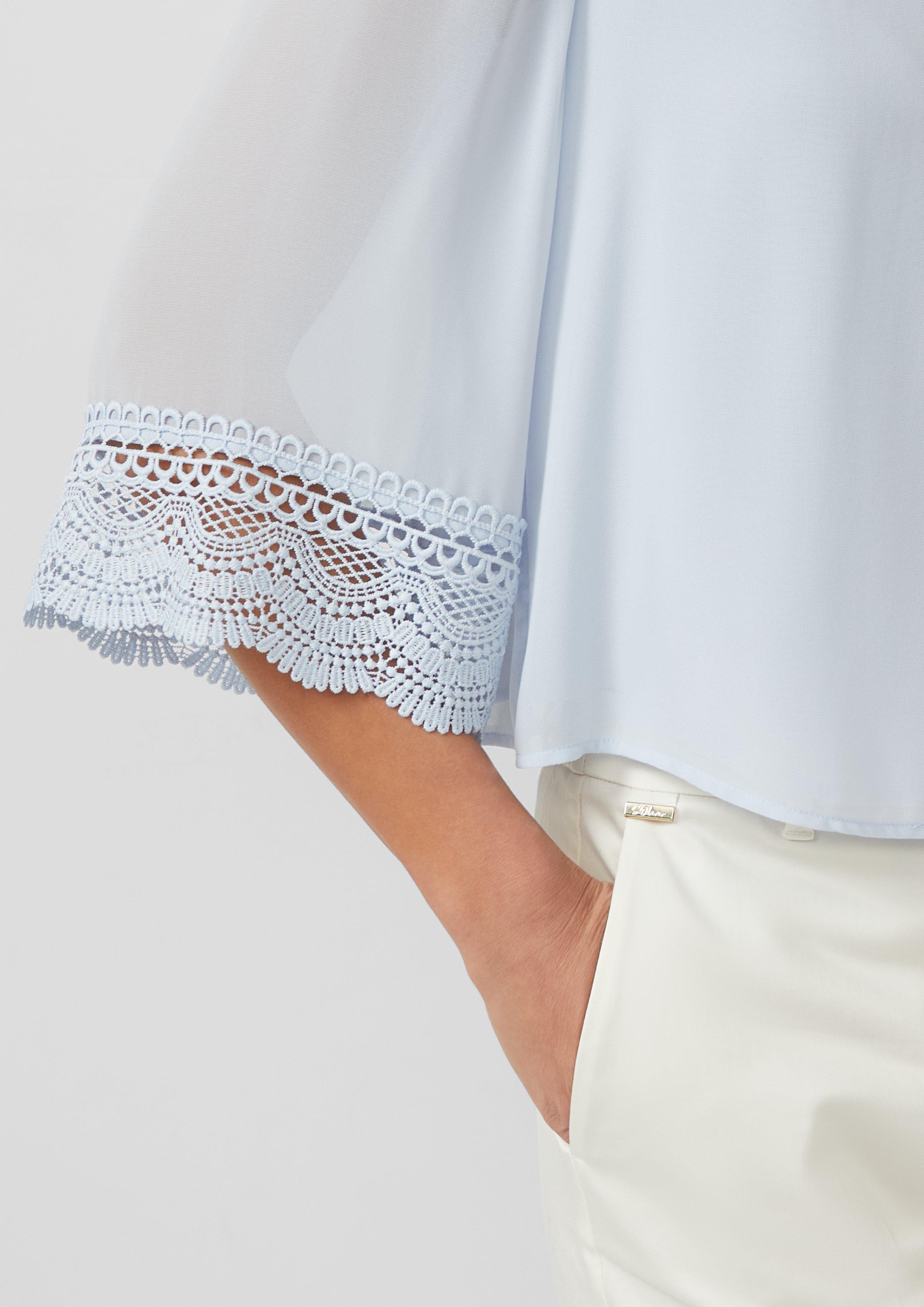 Thumbnail - Fließende Chiffon-Bluse mit V-Ausschnitt und Satinblende