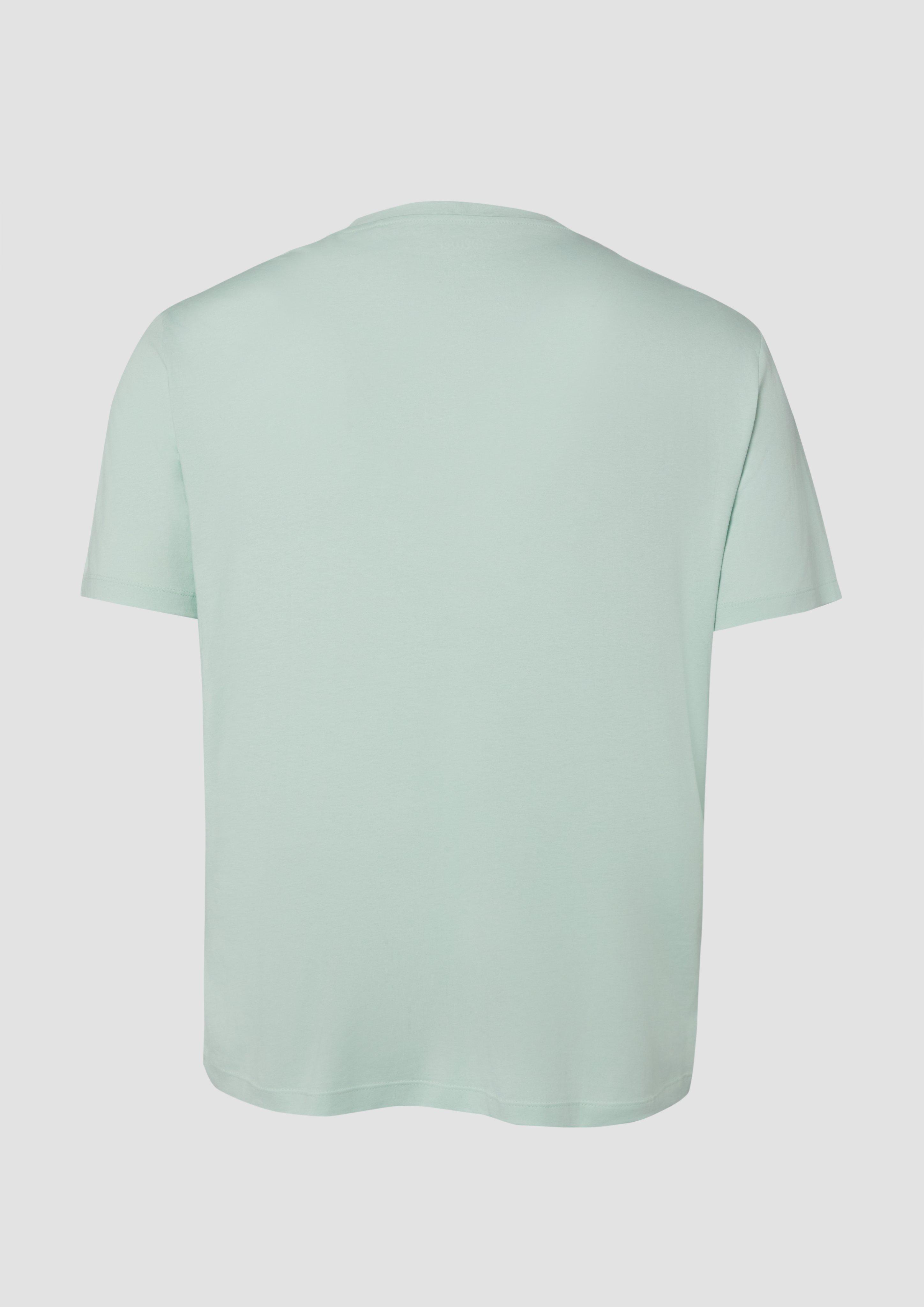 T-shirt in 6122, 7983, 5978, 9999, 0100 & 6244