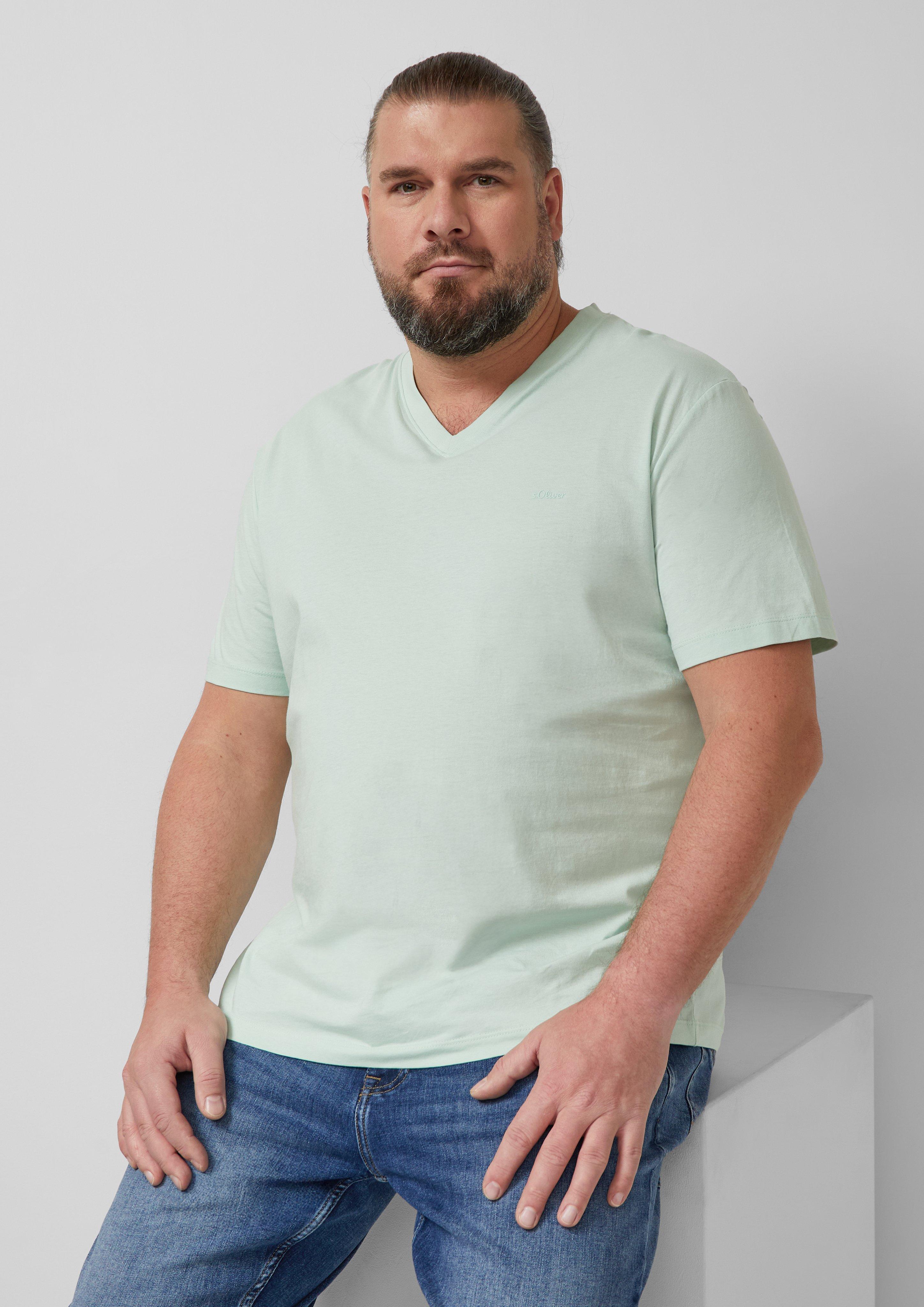 T-shirt in 6122, 7983, 5978, 9999, 0100 & 6244