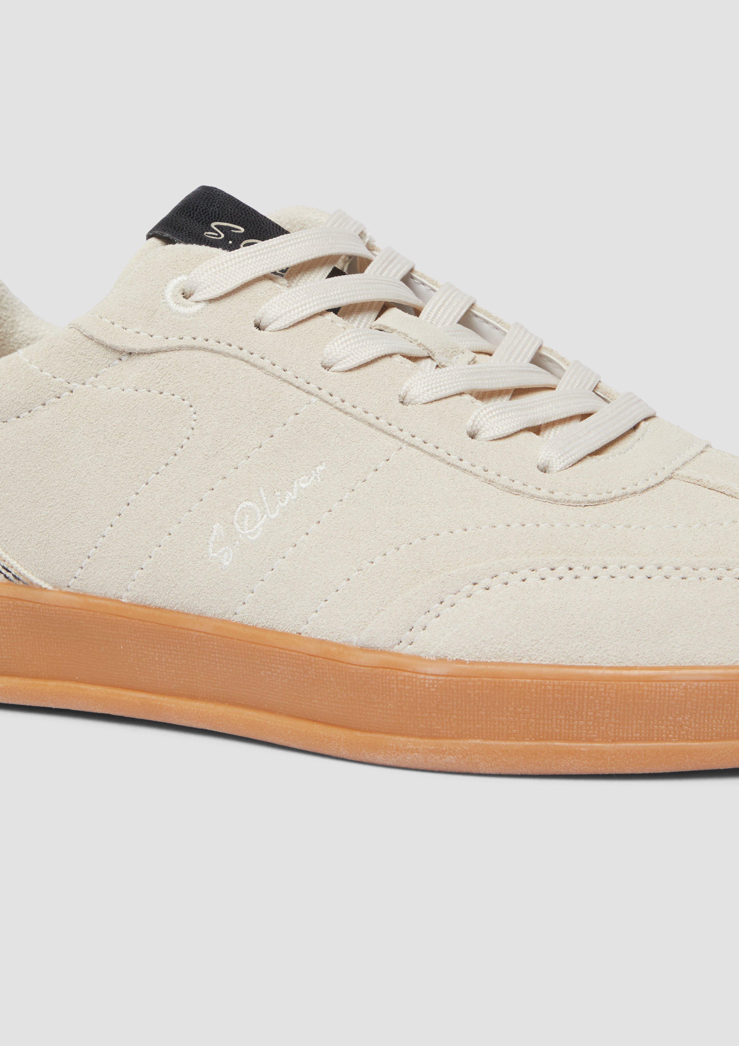 Sneaker in 81D0 & 01D1