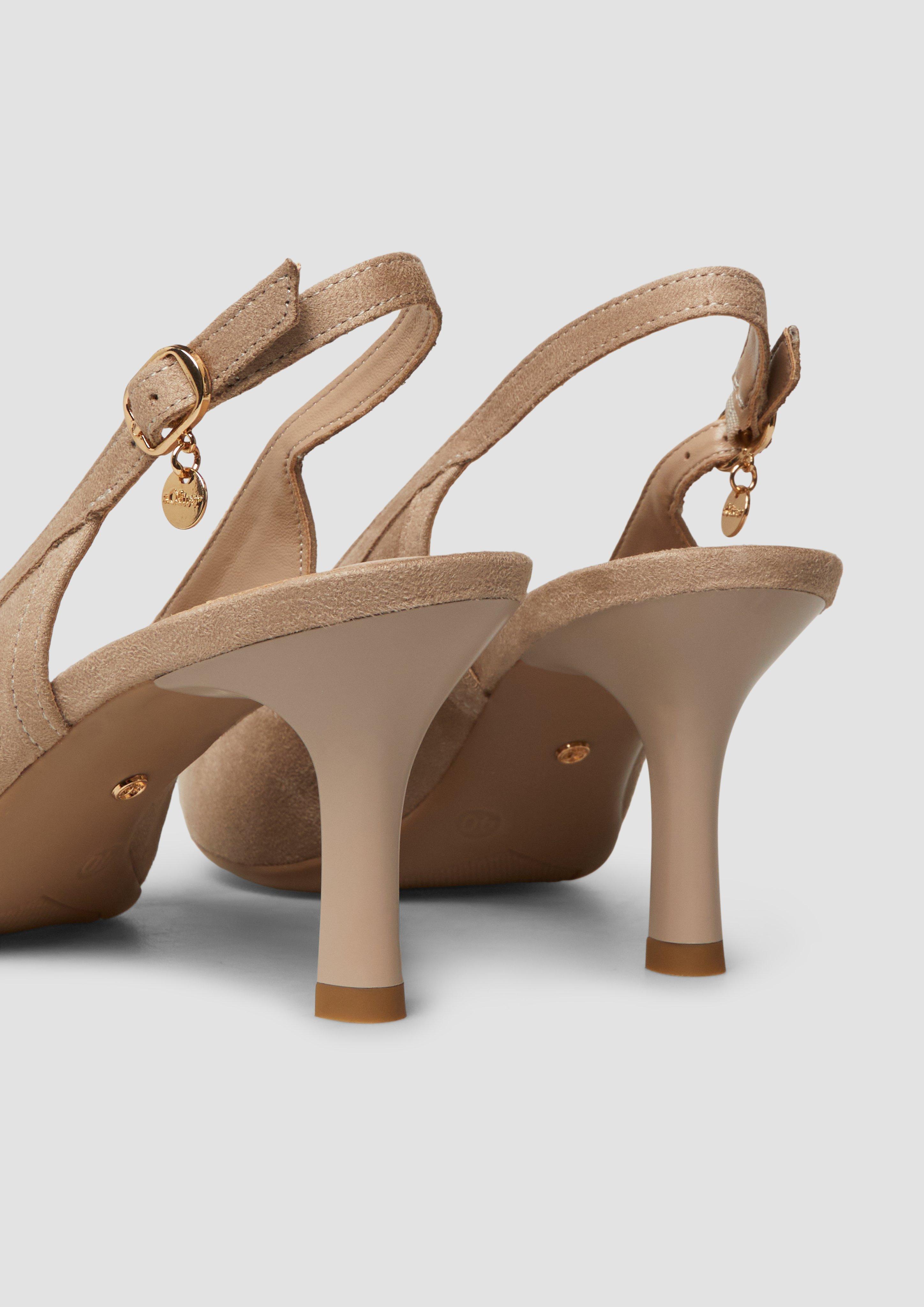 Pumps in 8307, 9999 & 0030