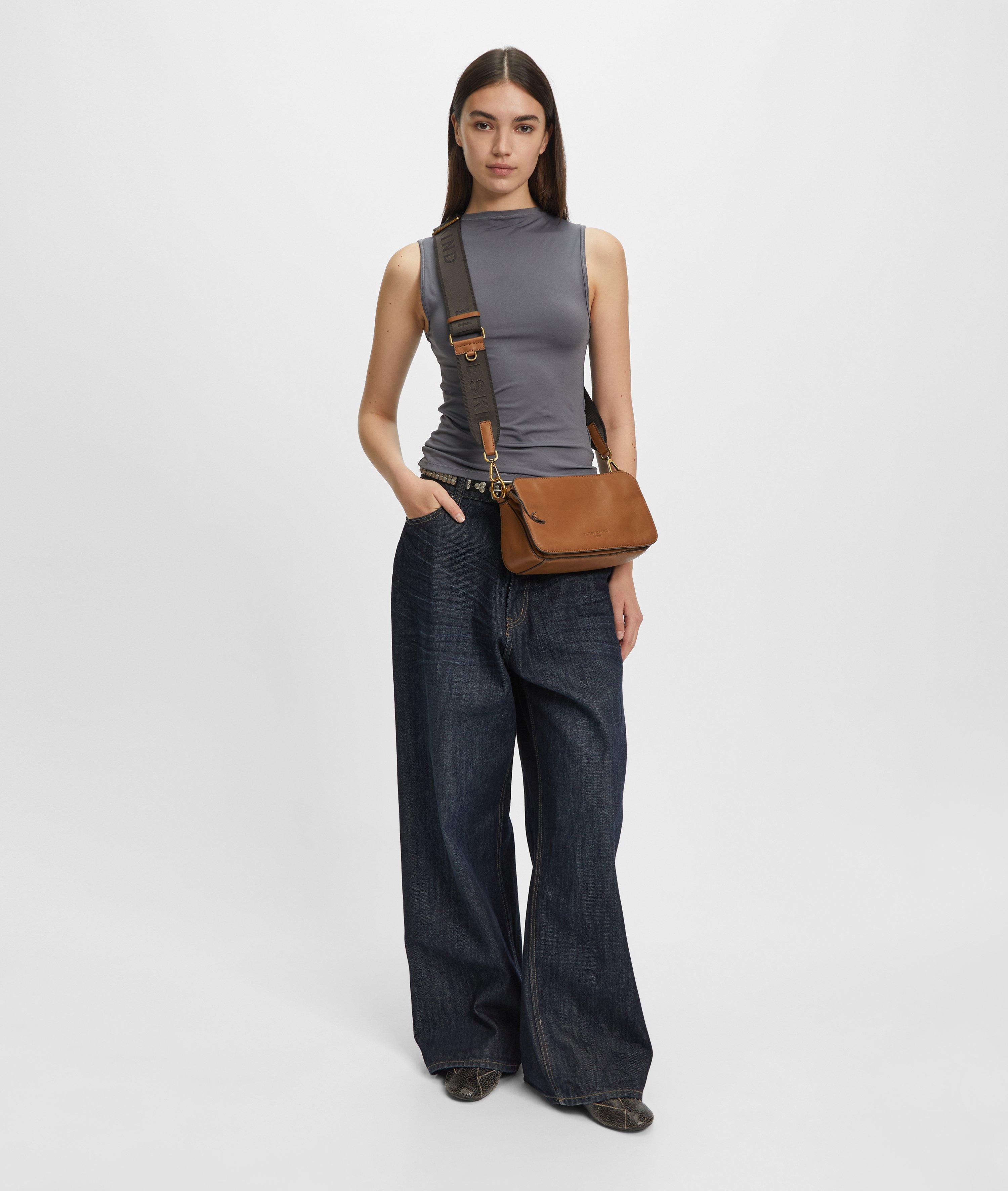 LIEBESKIND BERLIN Clarice Crossbody M
