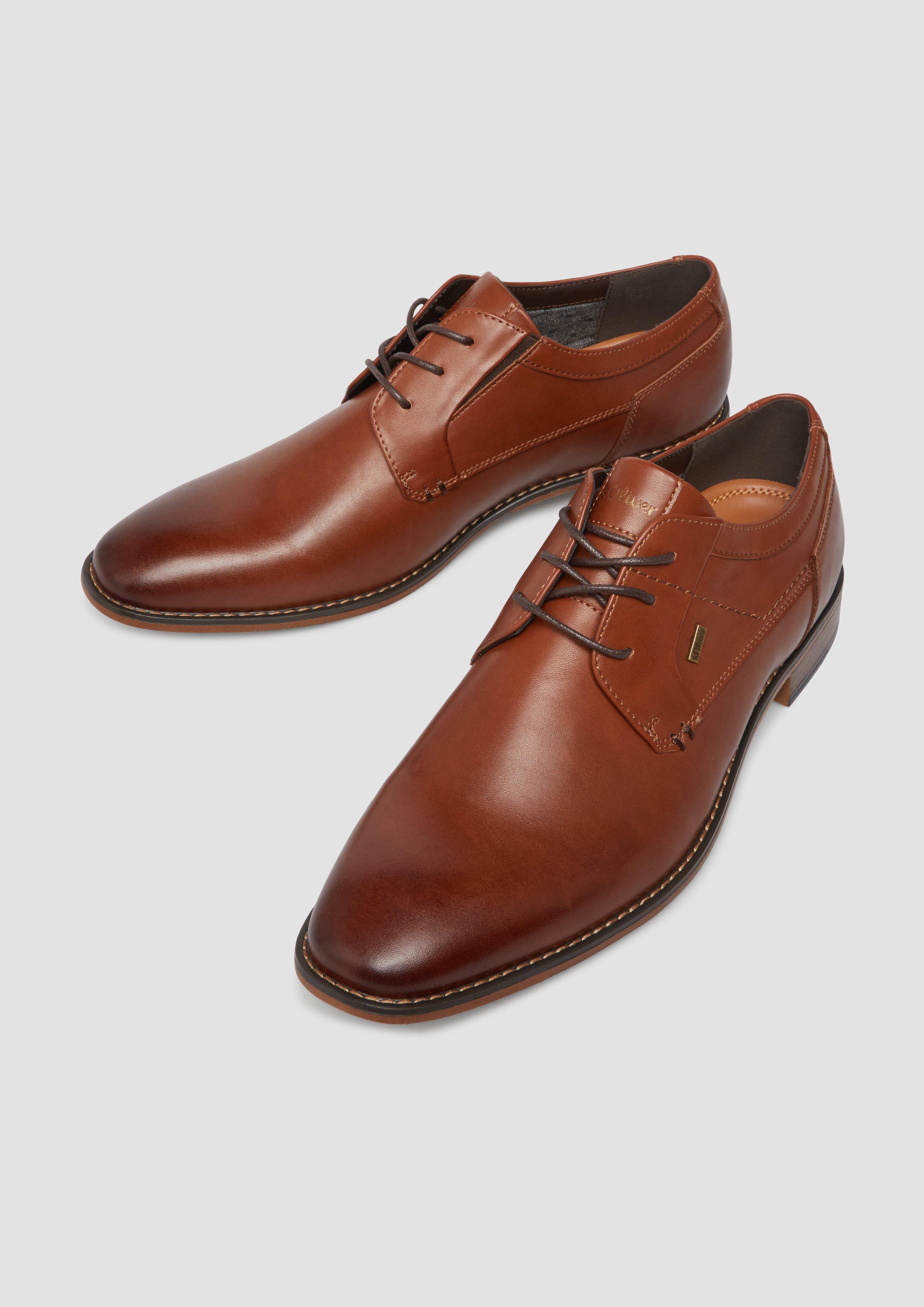 Čevlji z vezalkami in 8755