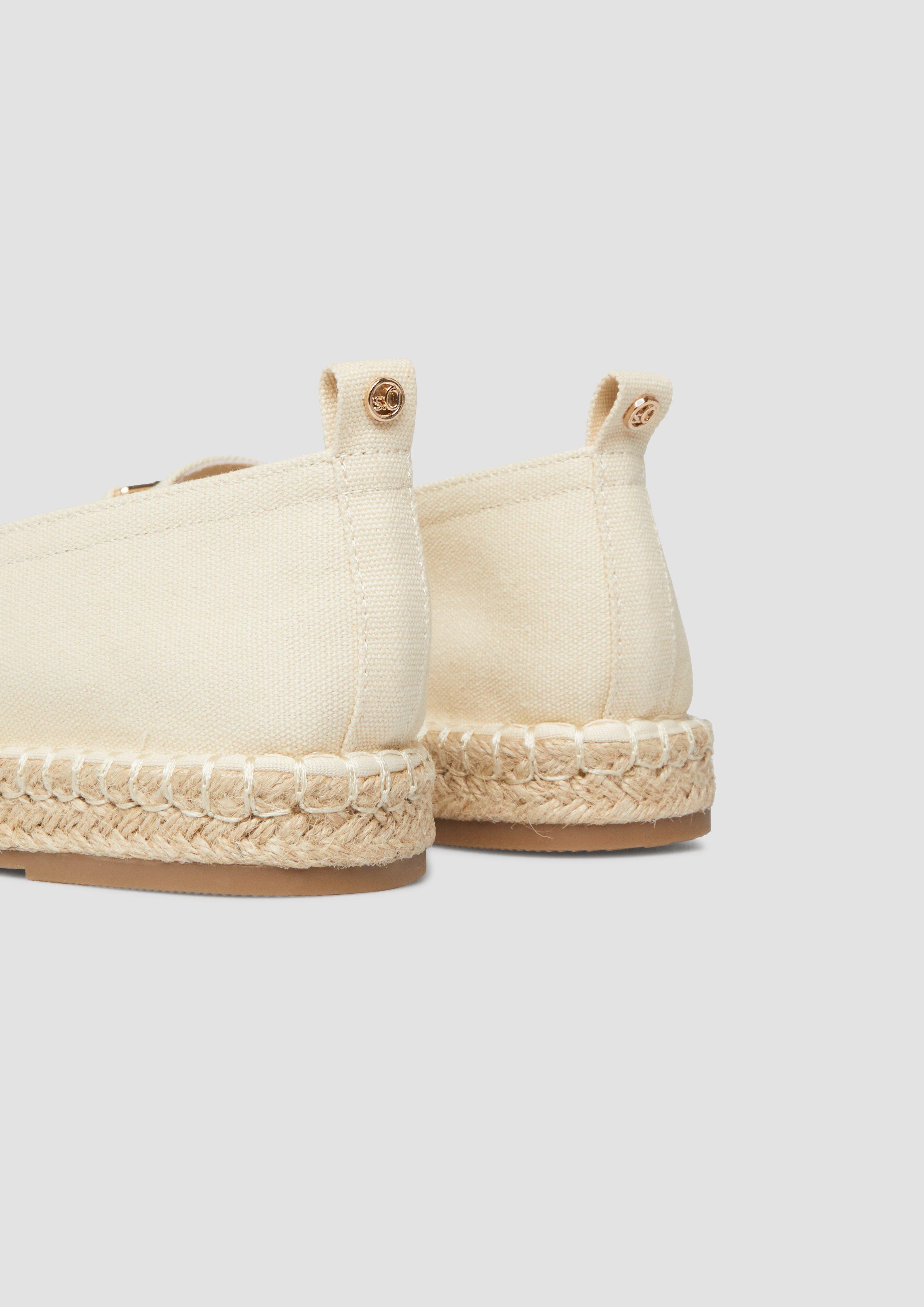 Papuče in 0200 & 9999