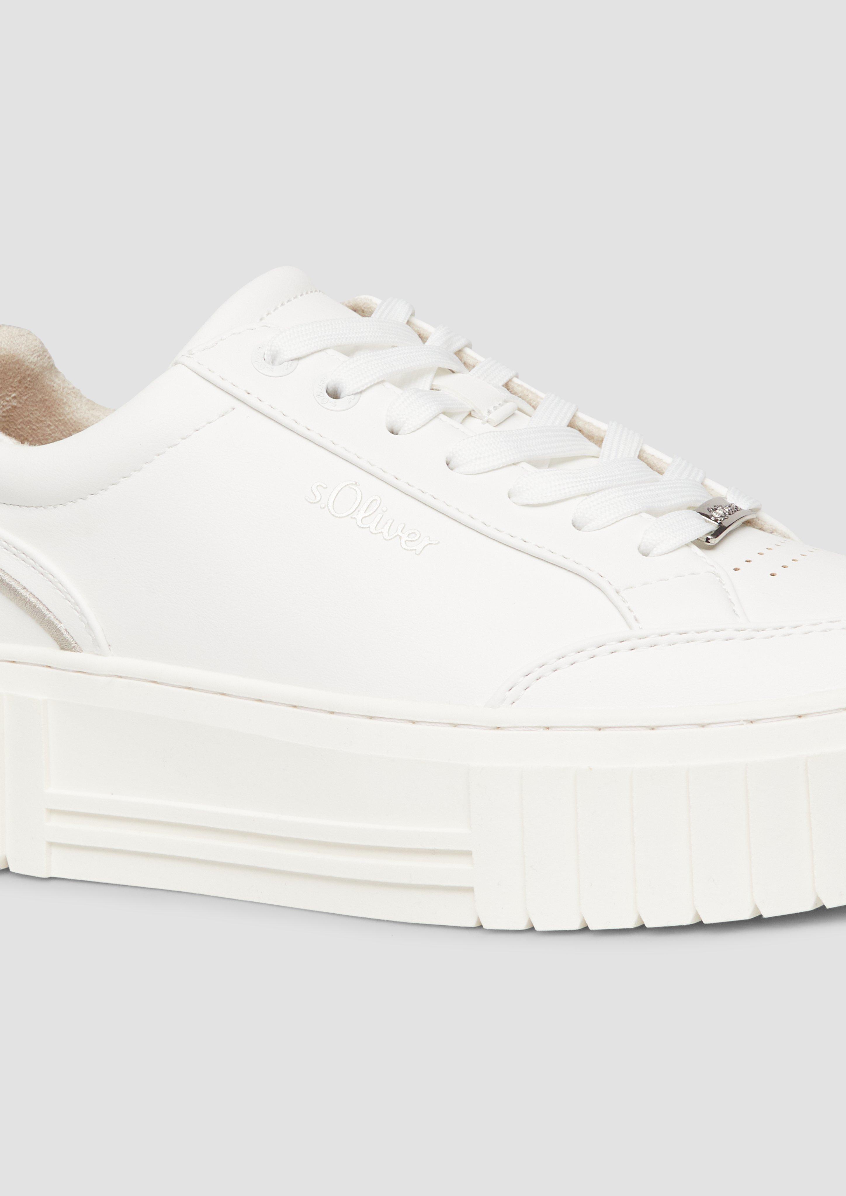 Sneaker in 0100 & 81D9