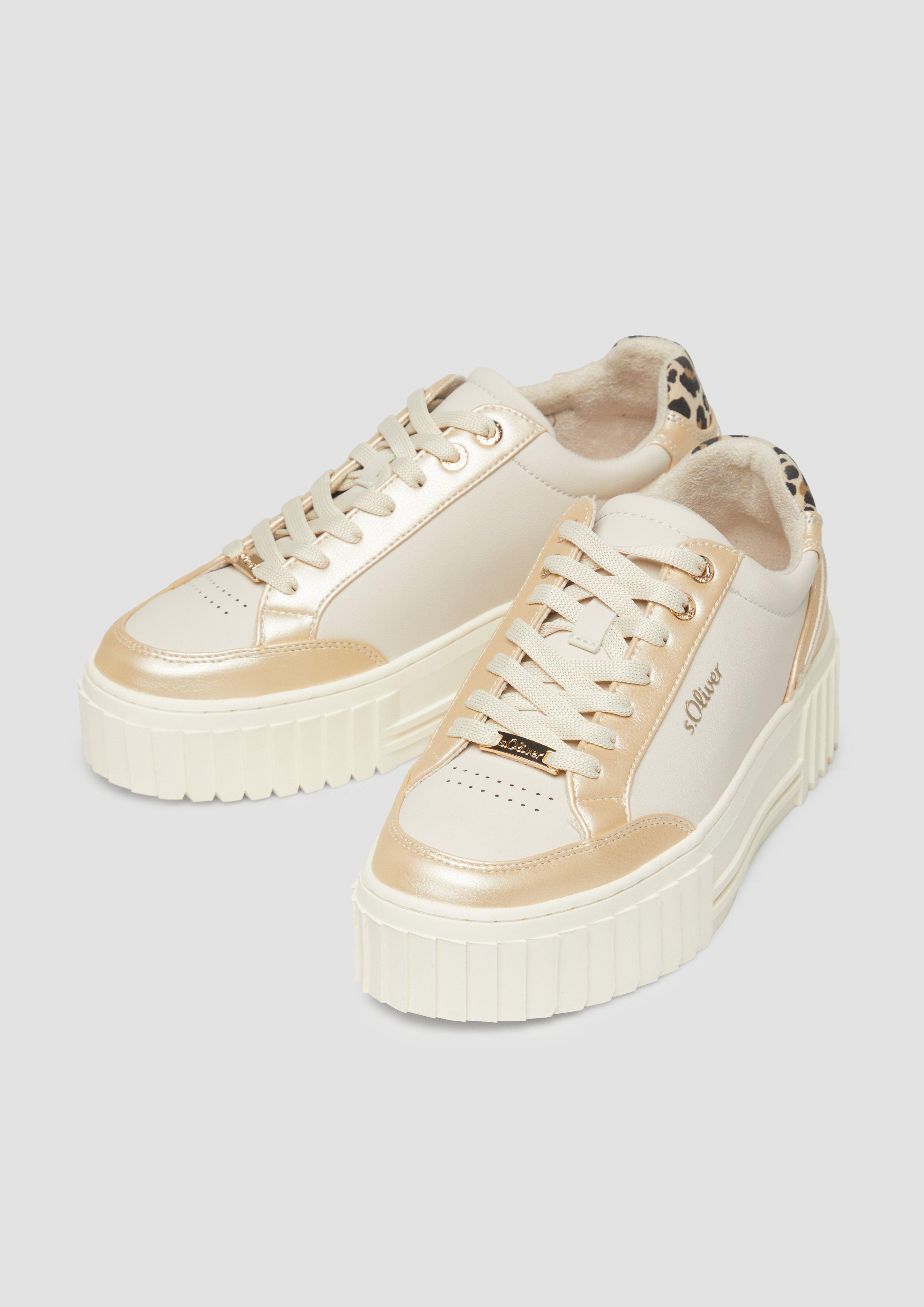 Sneaker in 81D4, 0100 & 81D9