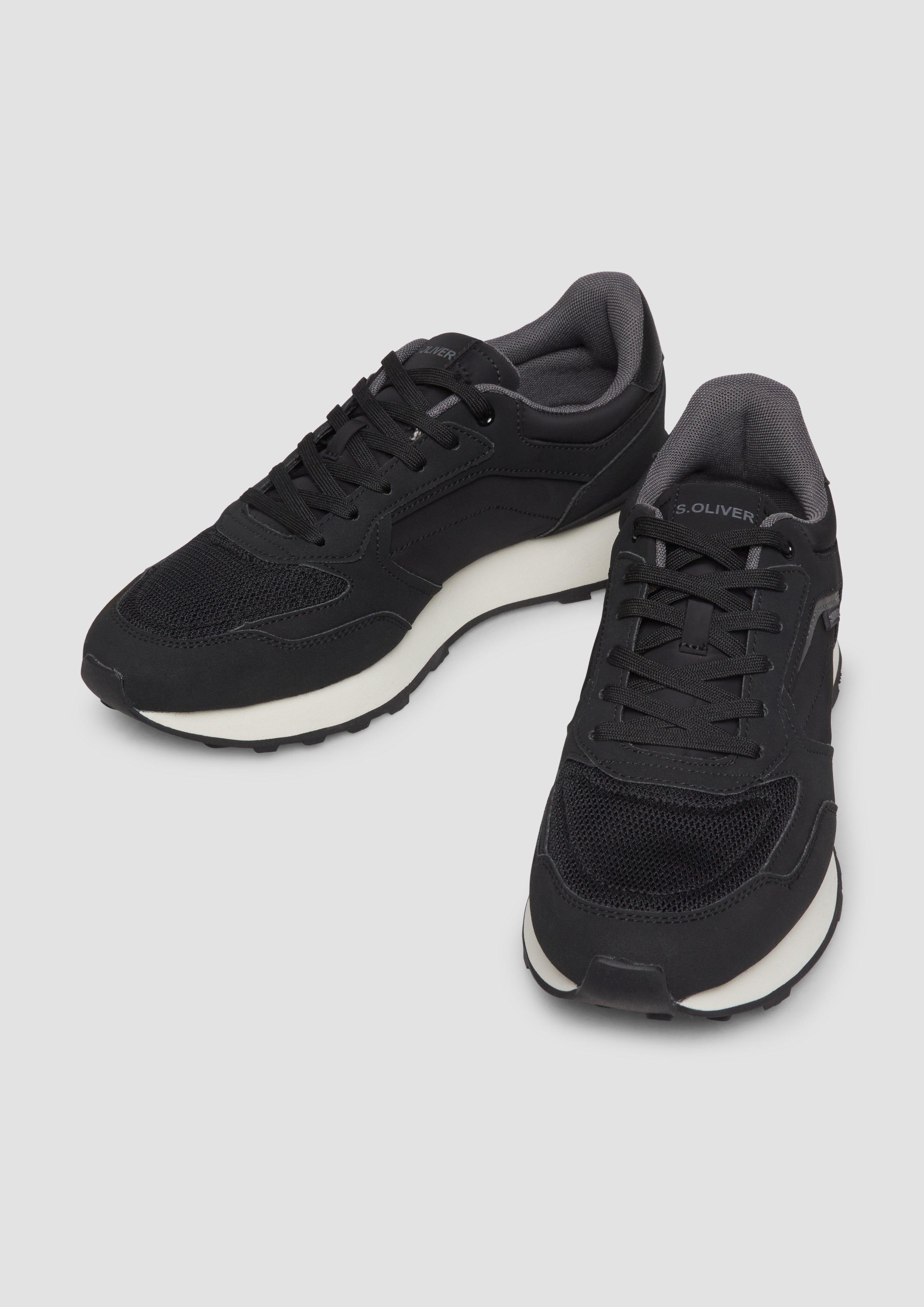 Sneaker in 9999 & 8100