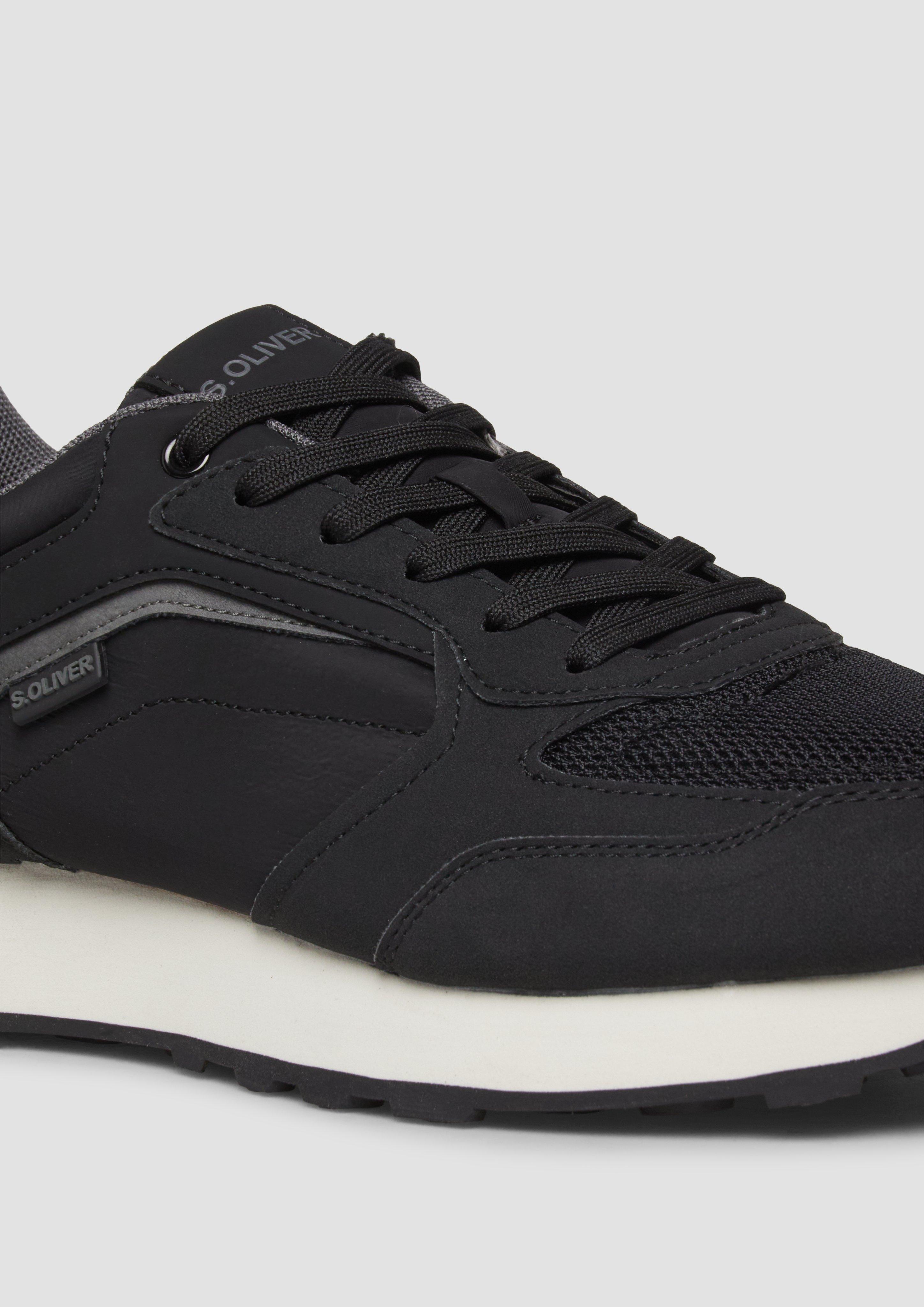 Sneaker in 9999 & 8100