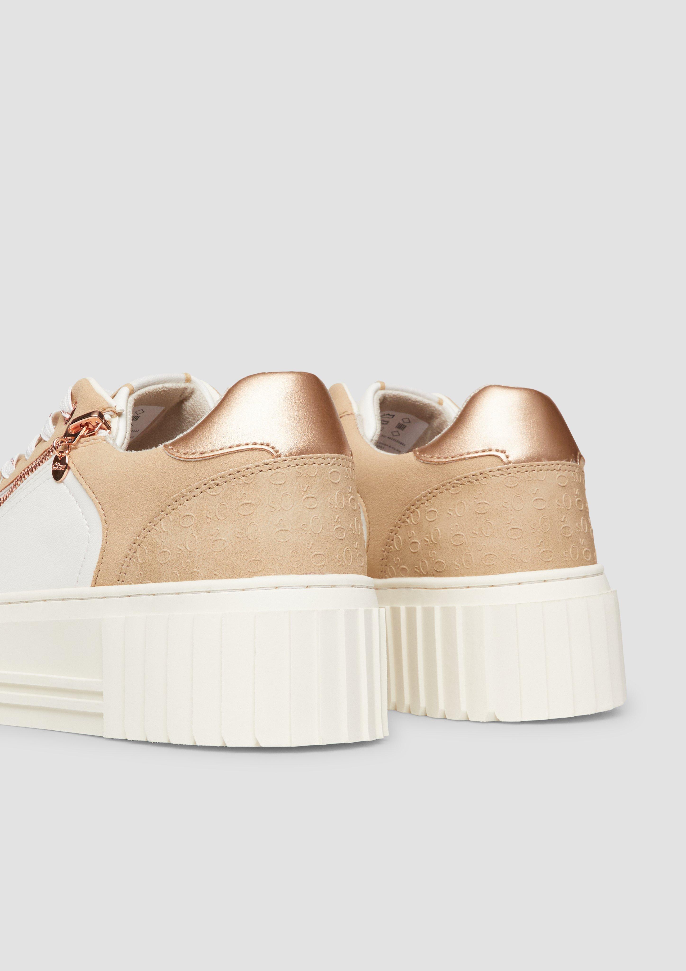 Sneaker in 89D1 & 01E2