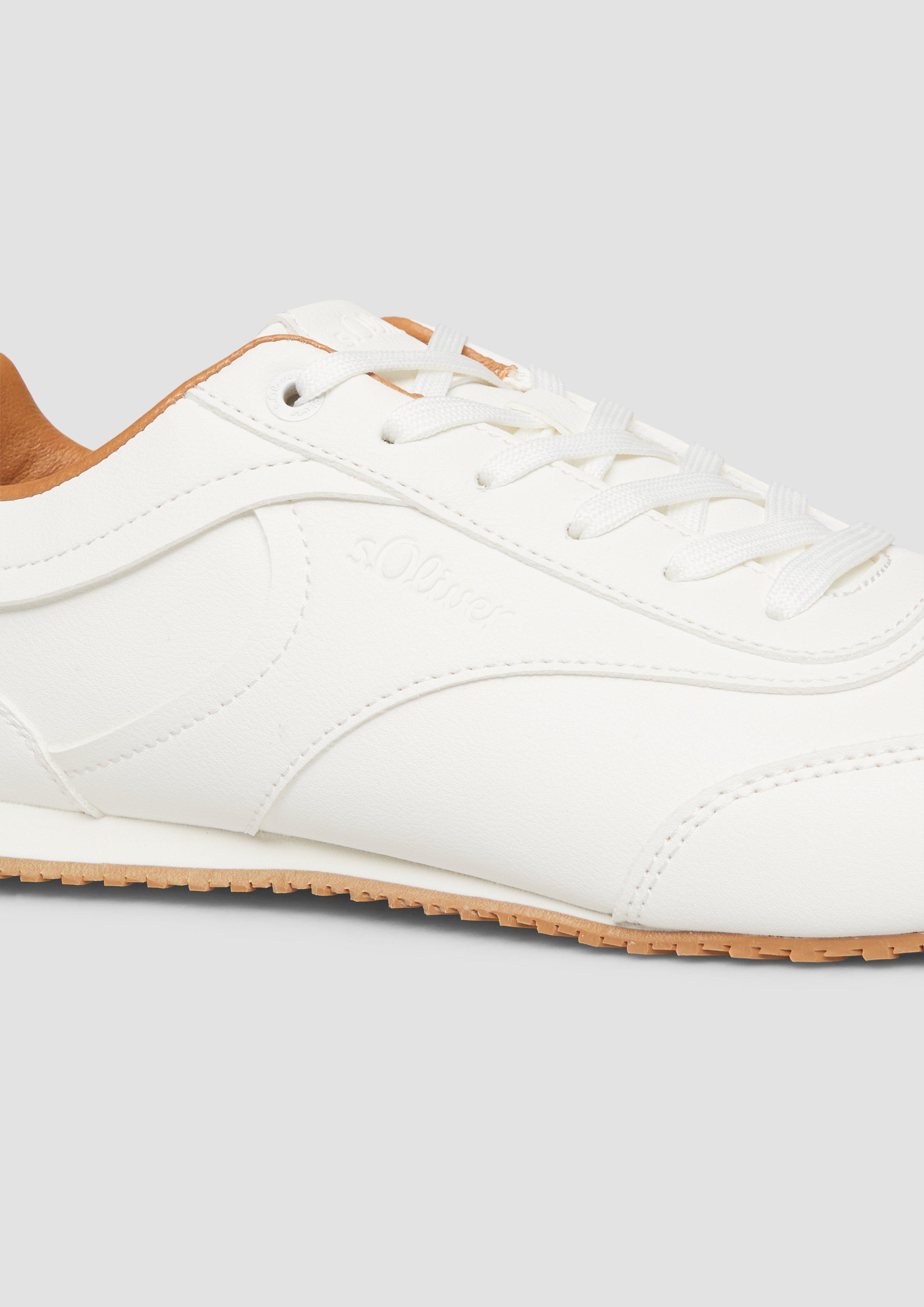 Sneaker in 0100 & 0030