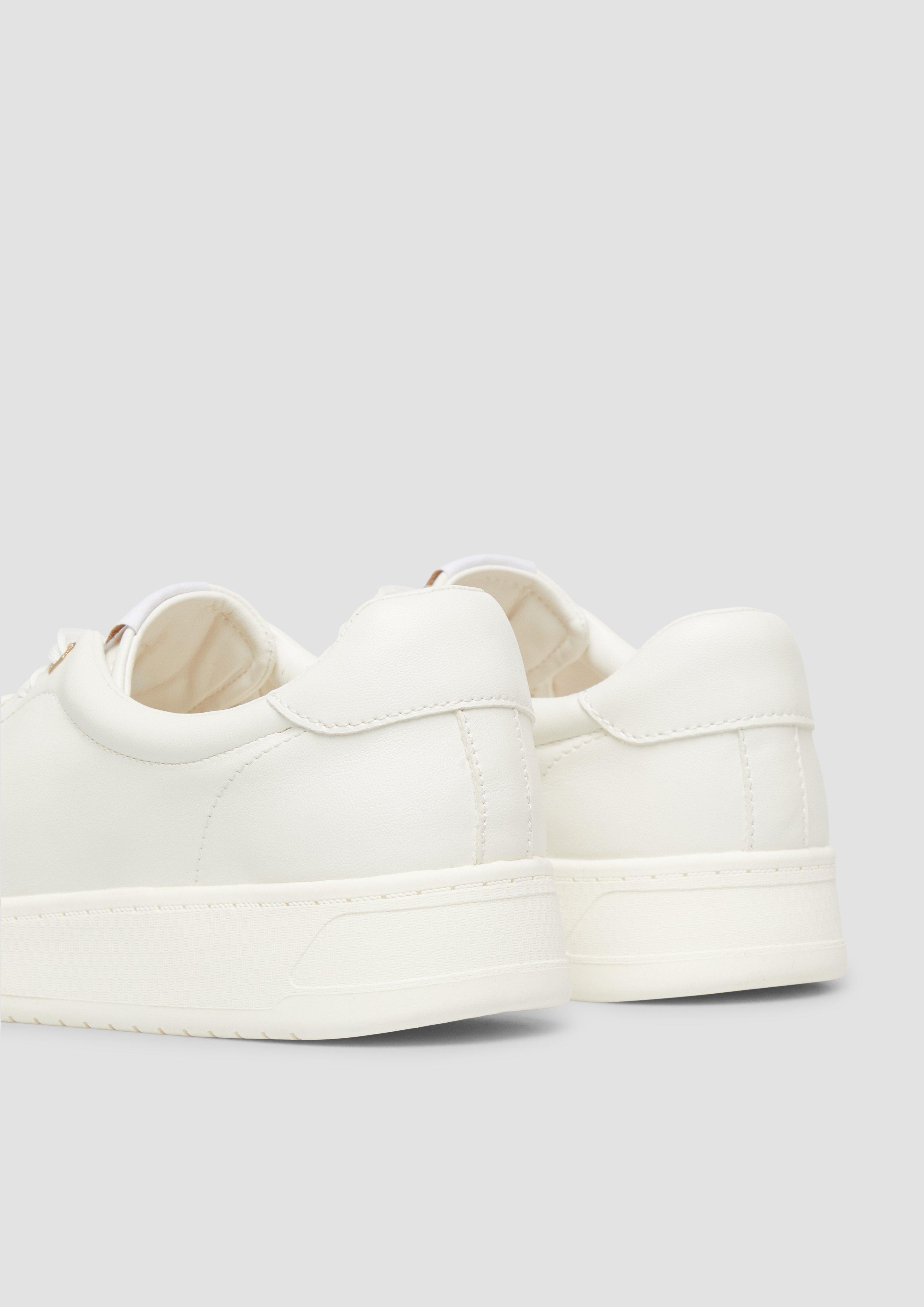 Baskets in 0100 & 01E7