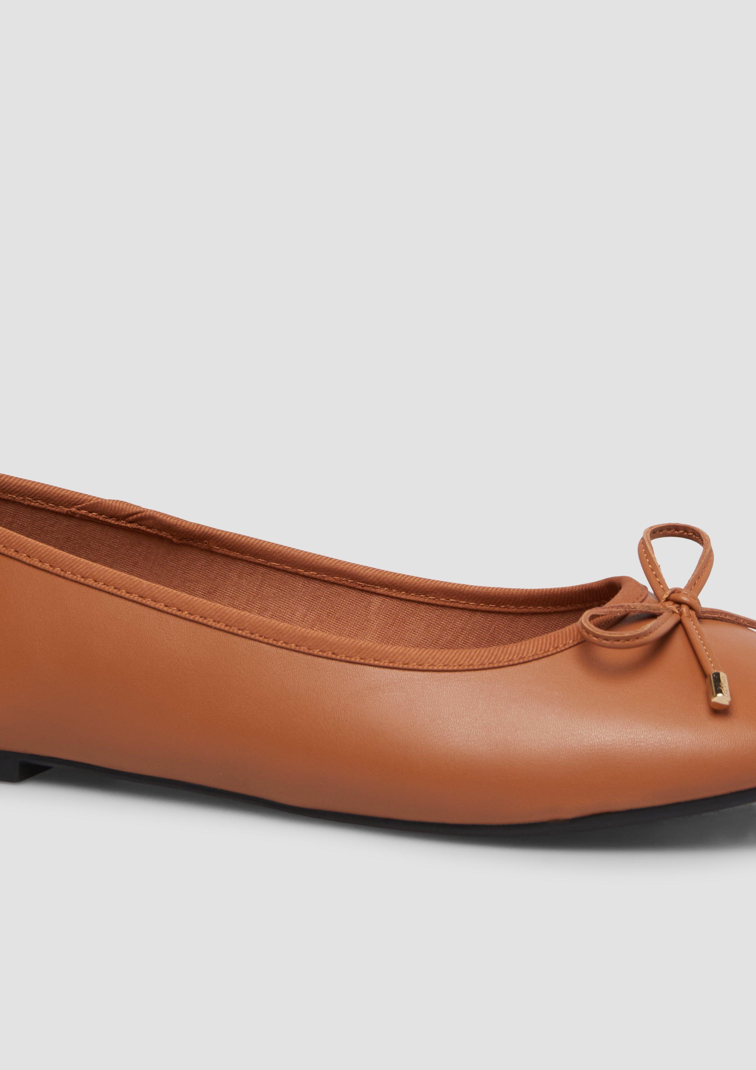 Ballerinas in 8755, 93A1 & 0031