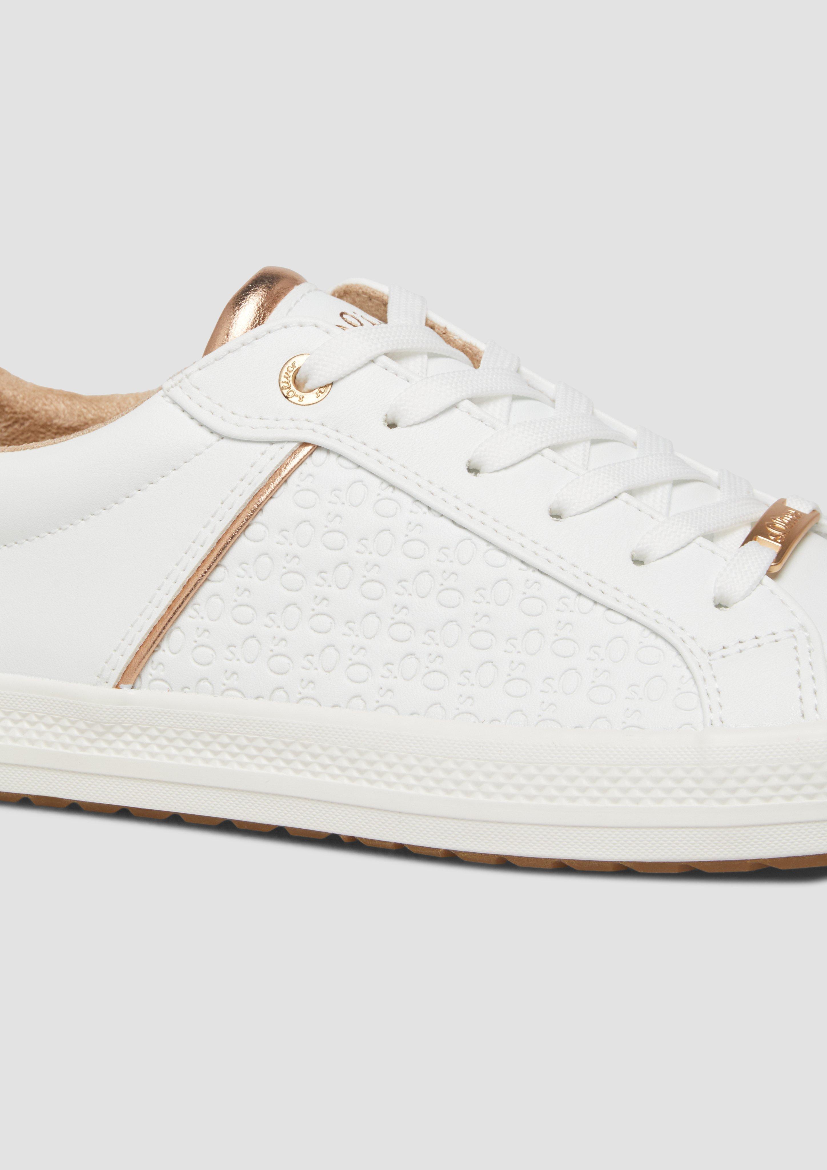 Sneaker in 0100 & 9999