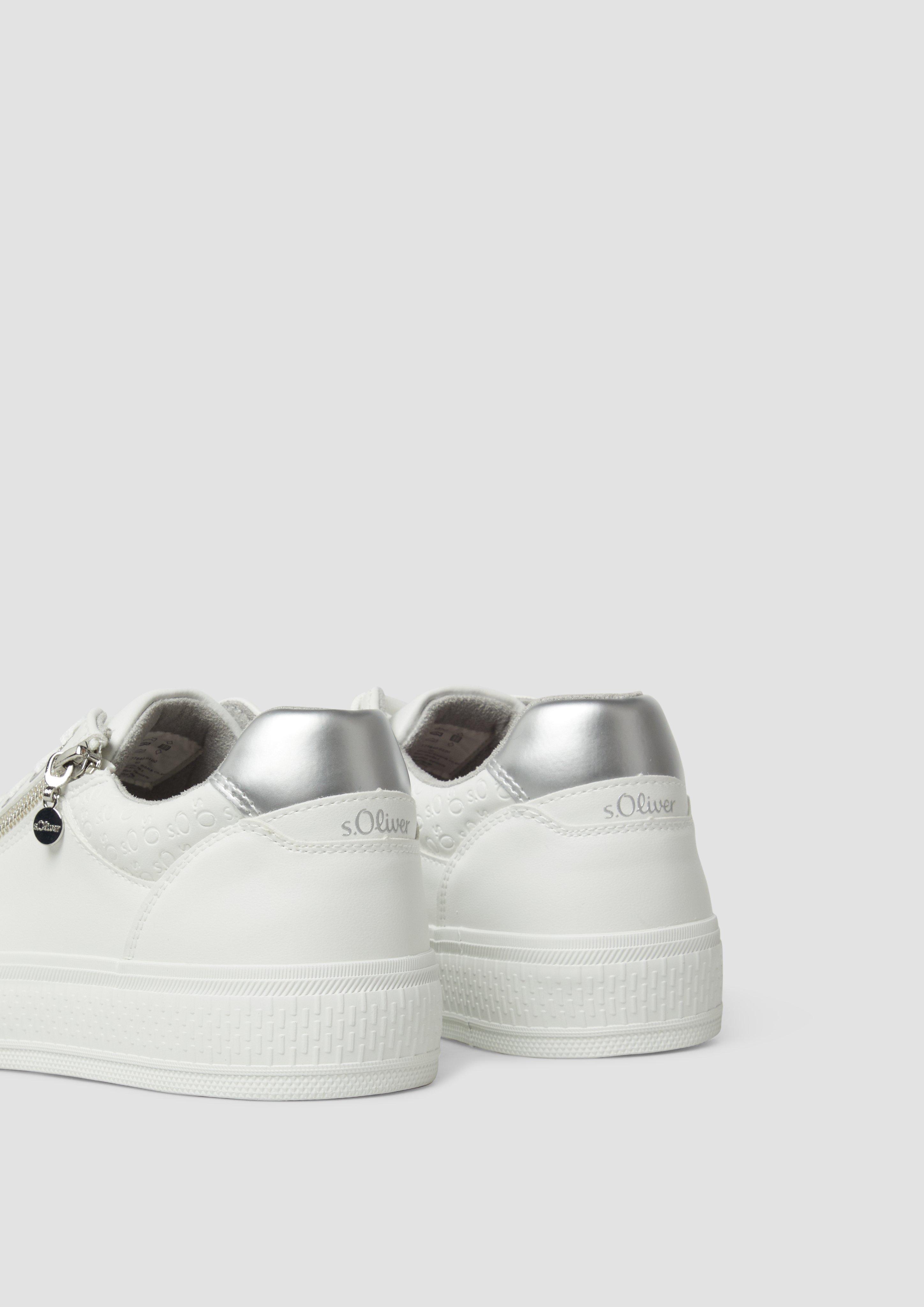 Sneaker in 0100 & 5750