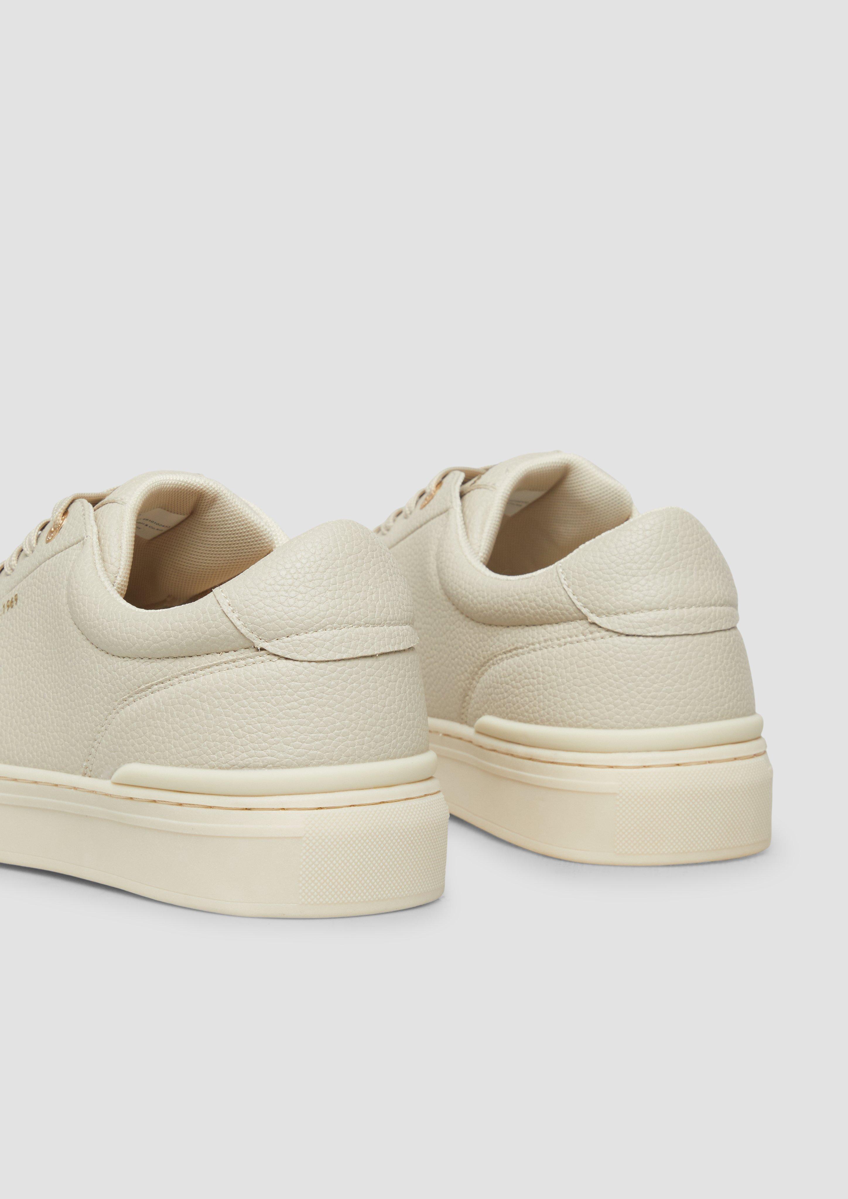 Sneaker in 8307 & 0100