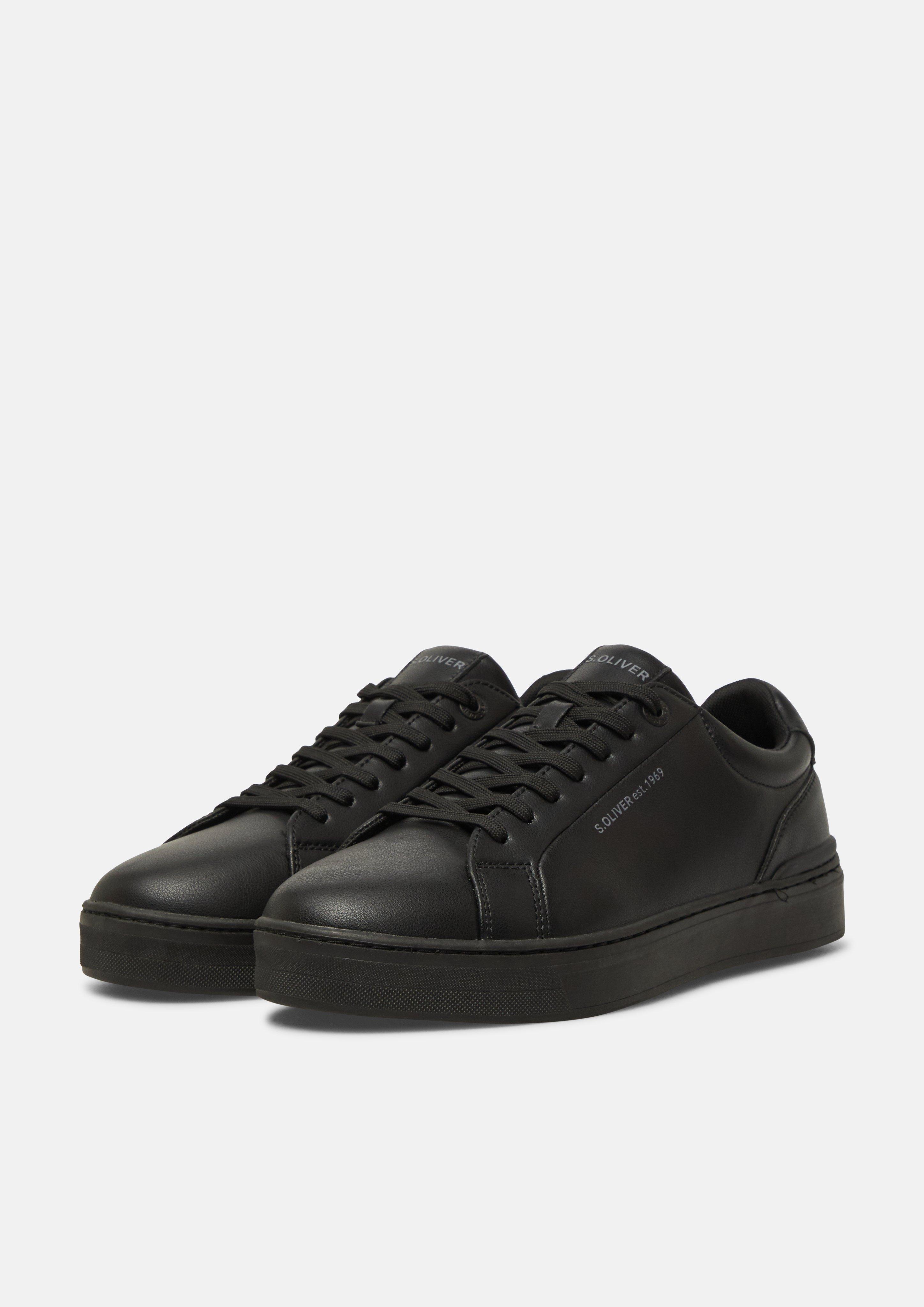 Hommes Baskets décontractées en aspect cuir en noir de s.Oliver