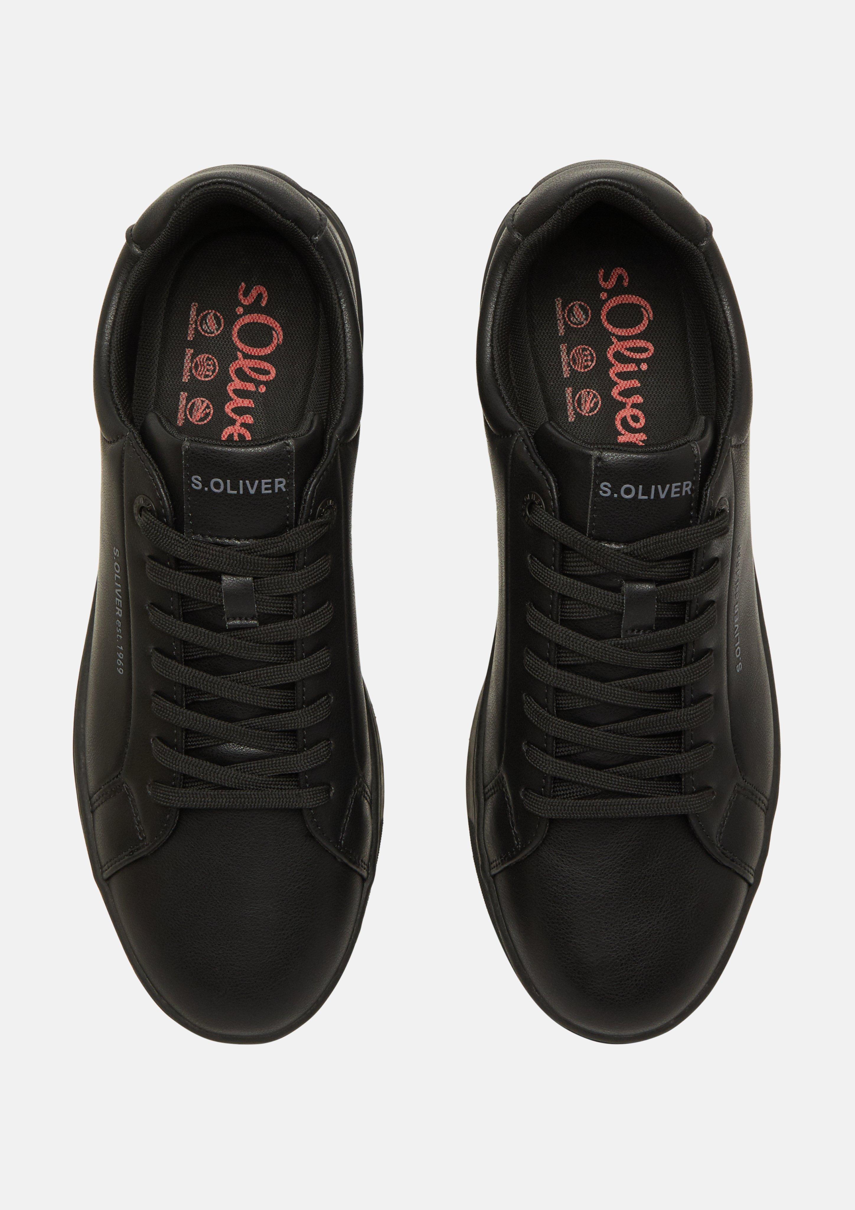 Hommes Baskets décontractées en aspect cuir en noir de s.Oliver