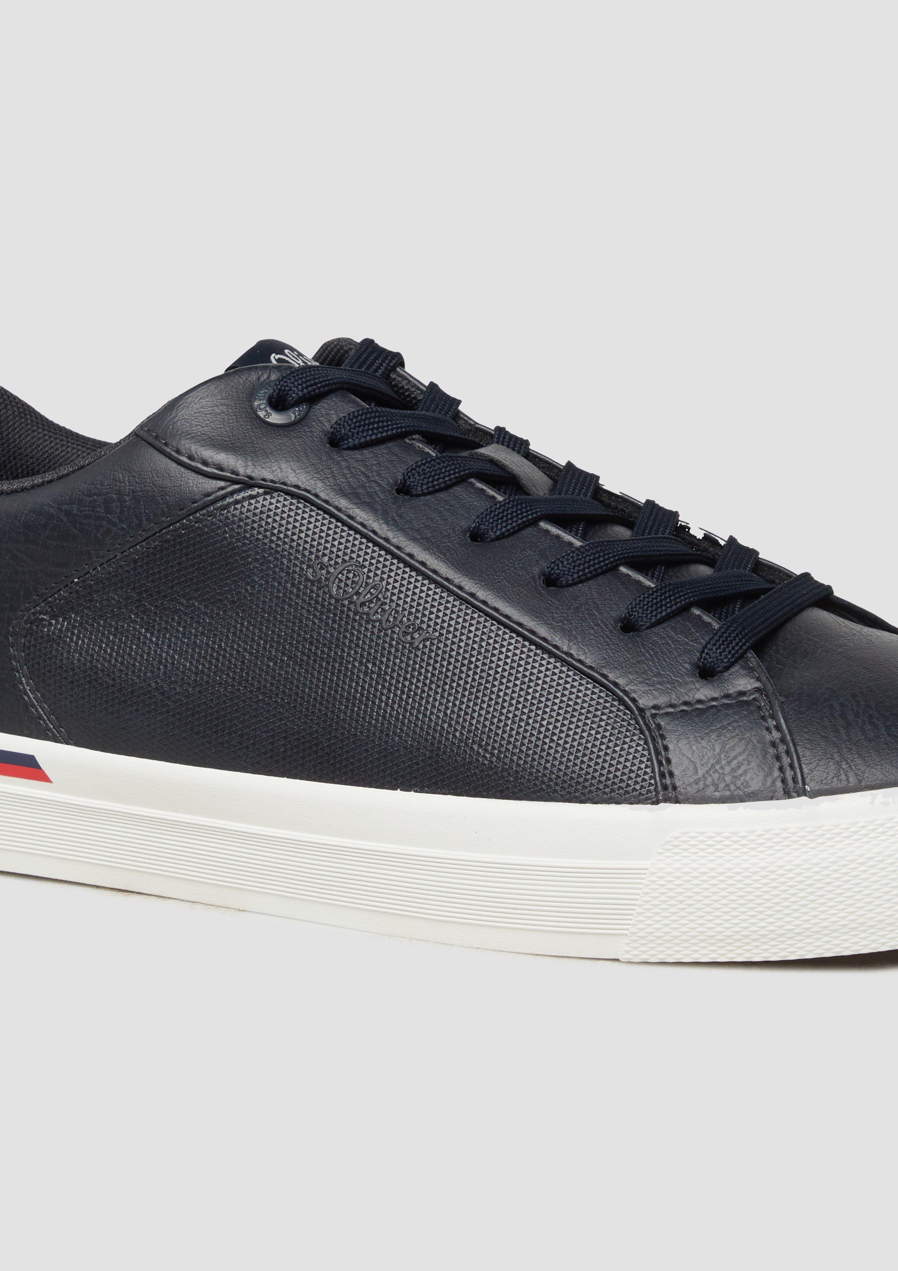 Sneaker in 5750, 0100 & 99E4