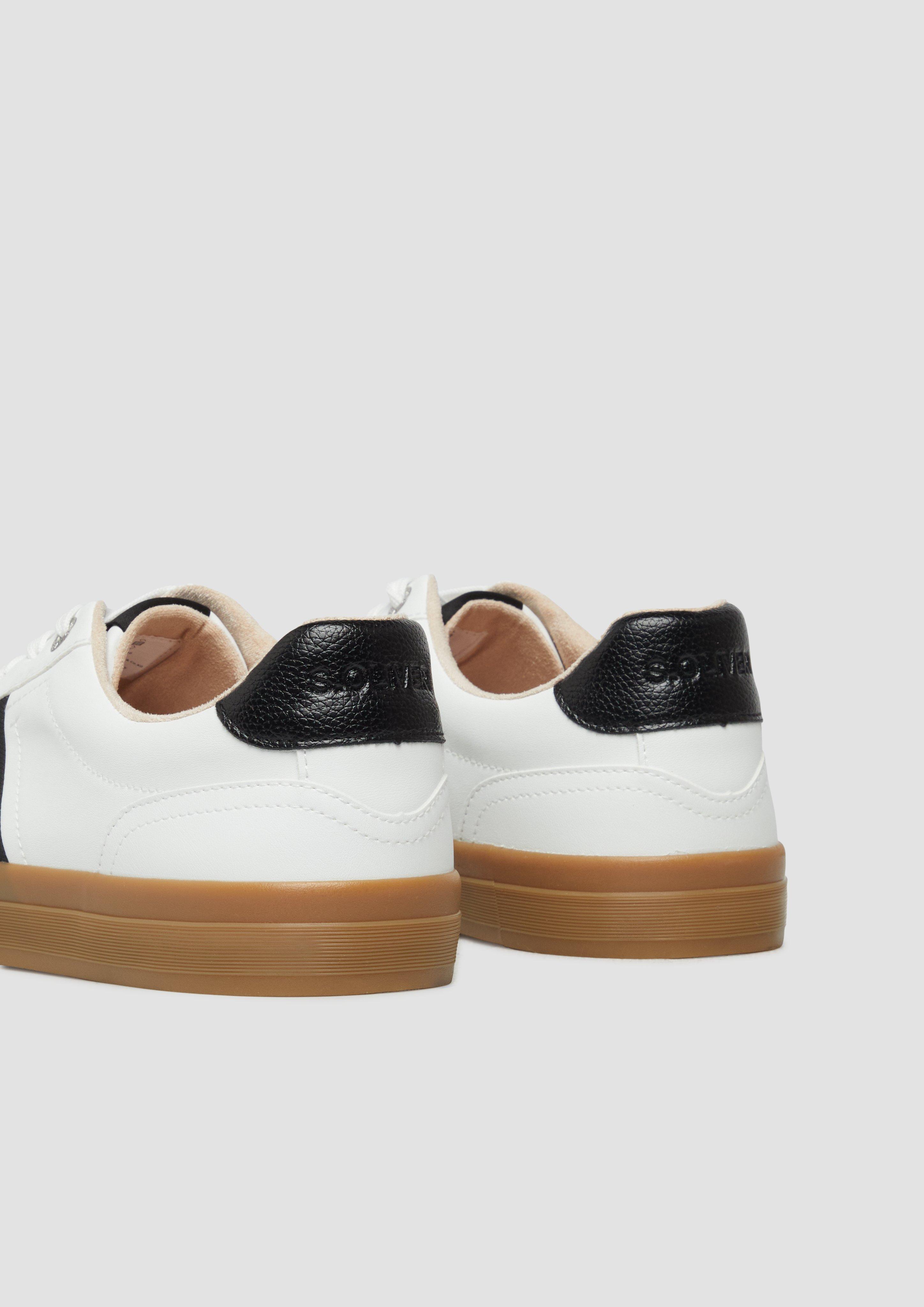 Sneaker in 01D6 & 81D0