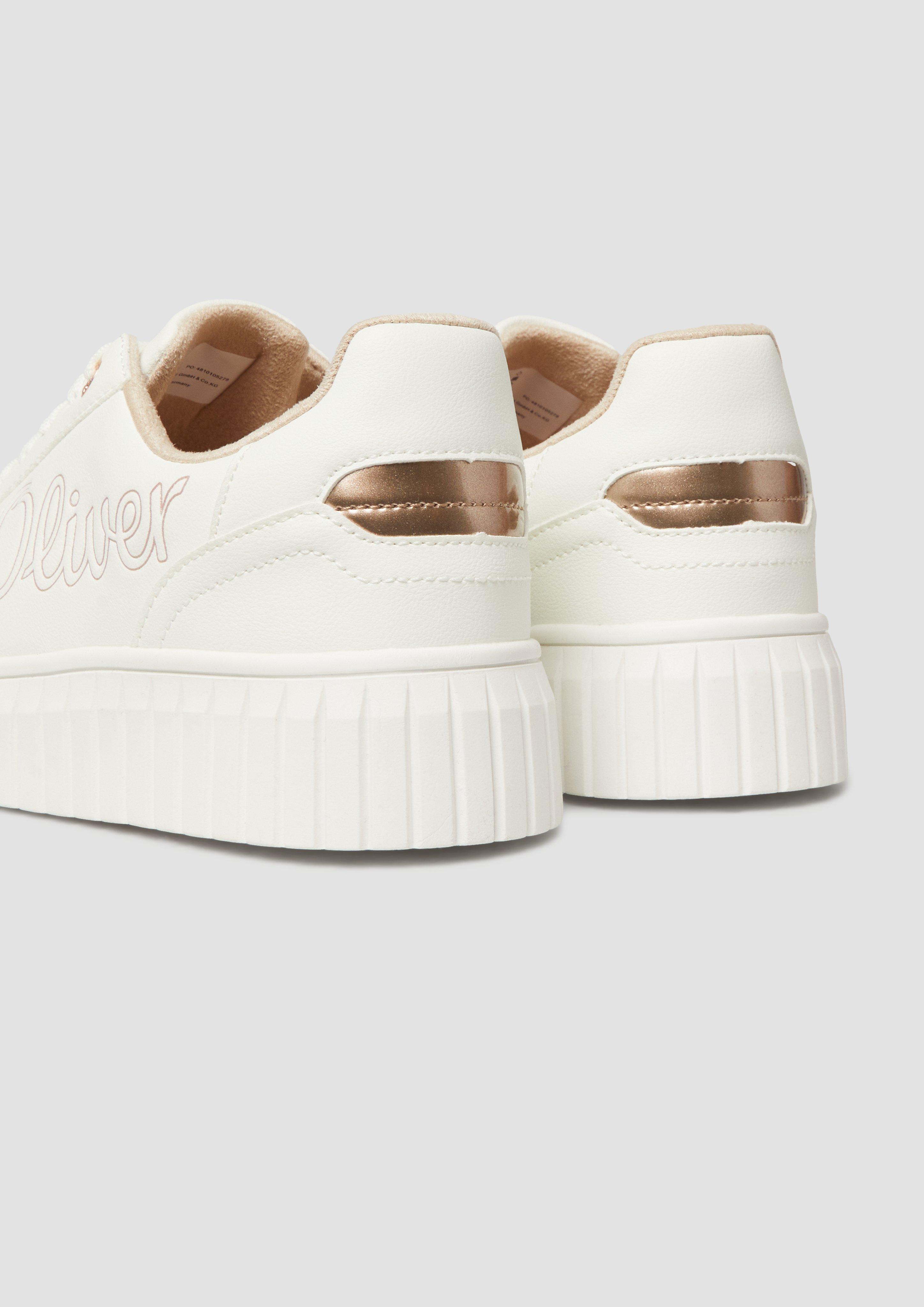 Sneaker in 0100 & 7044