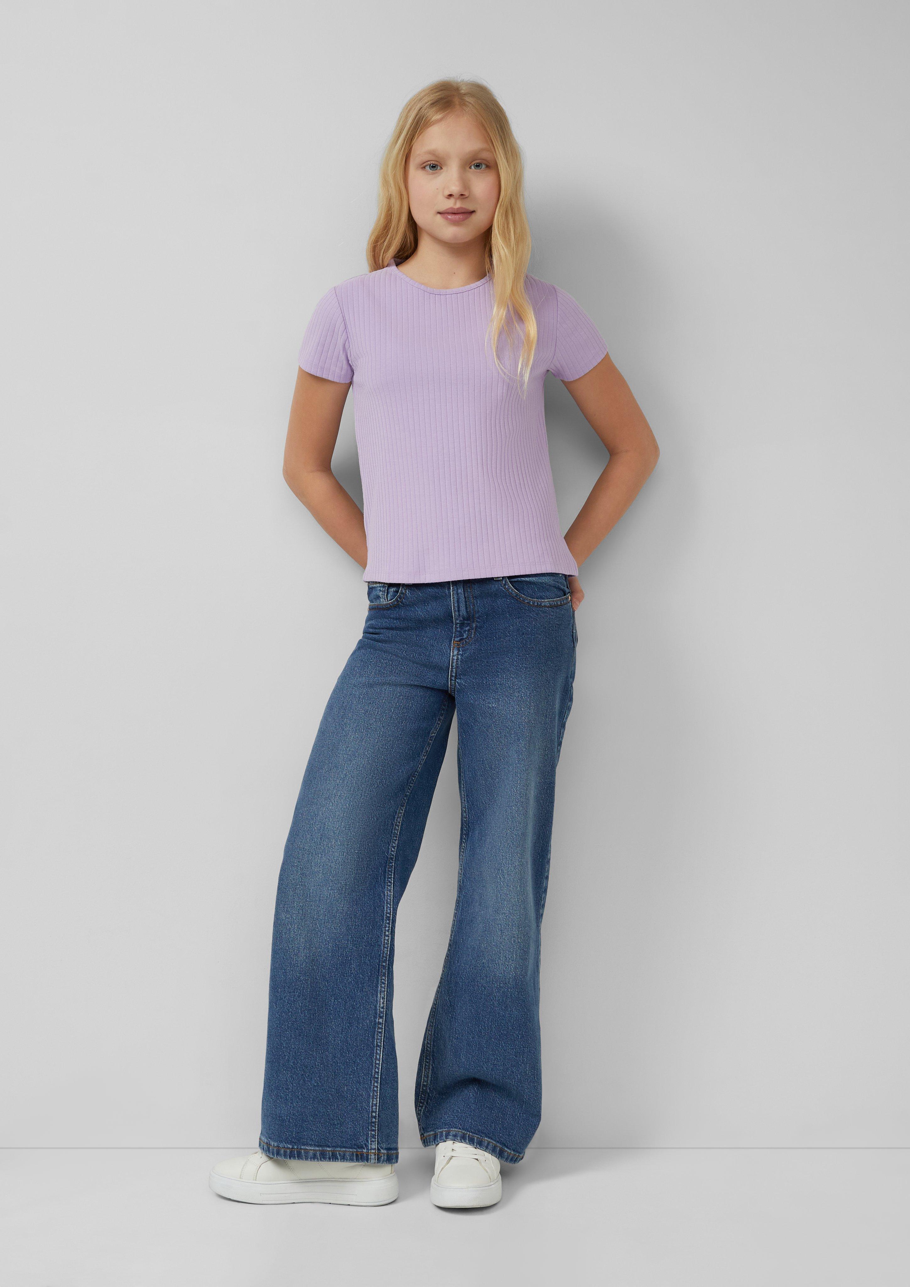 T-Shirt in 4615, 2218 & 0401