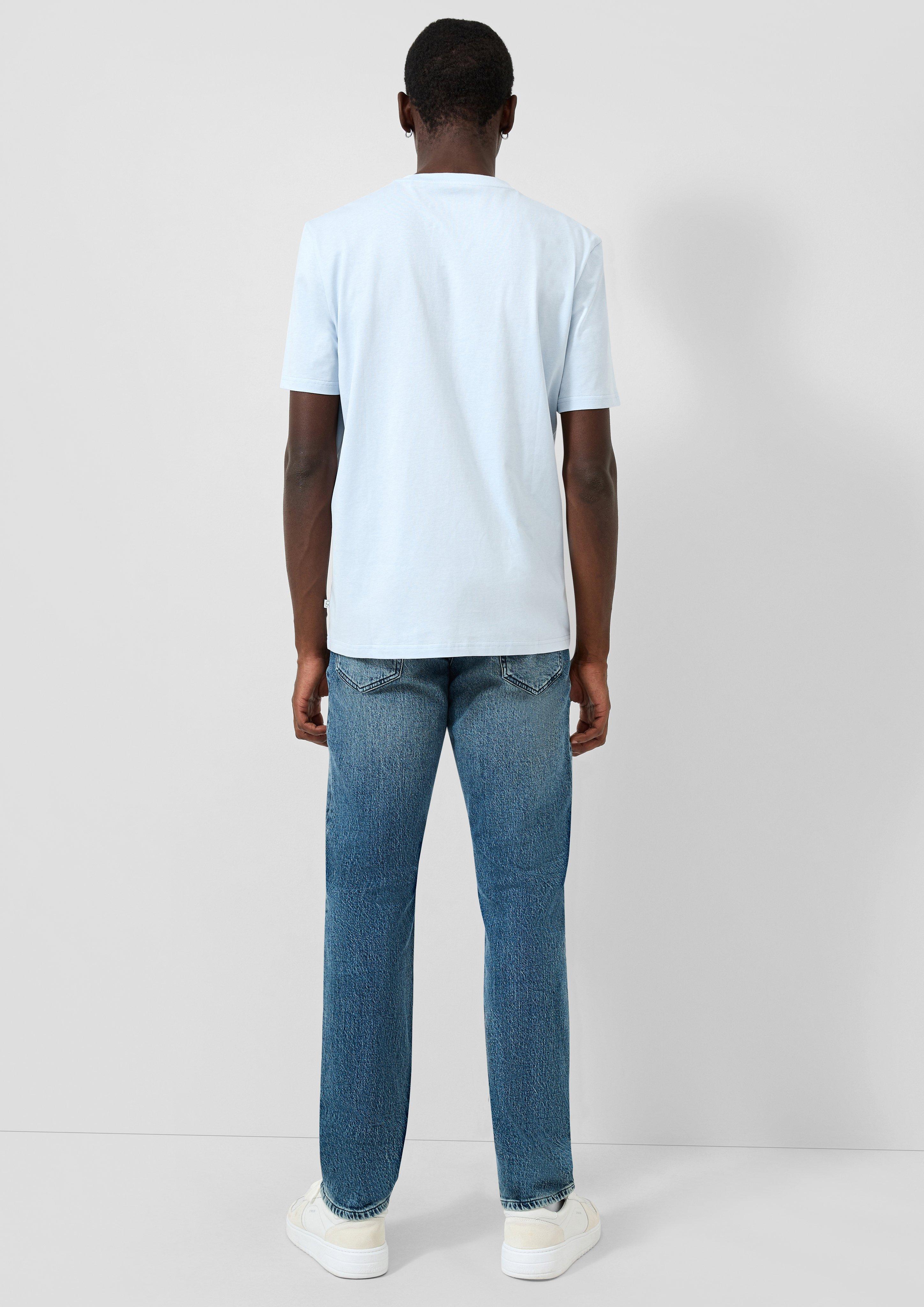 T-Shirt in 50D0, 61D0 & 02D0